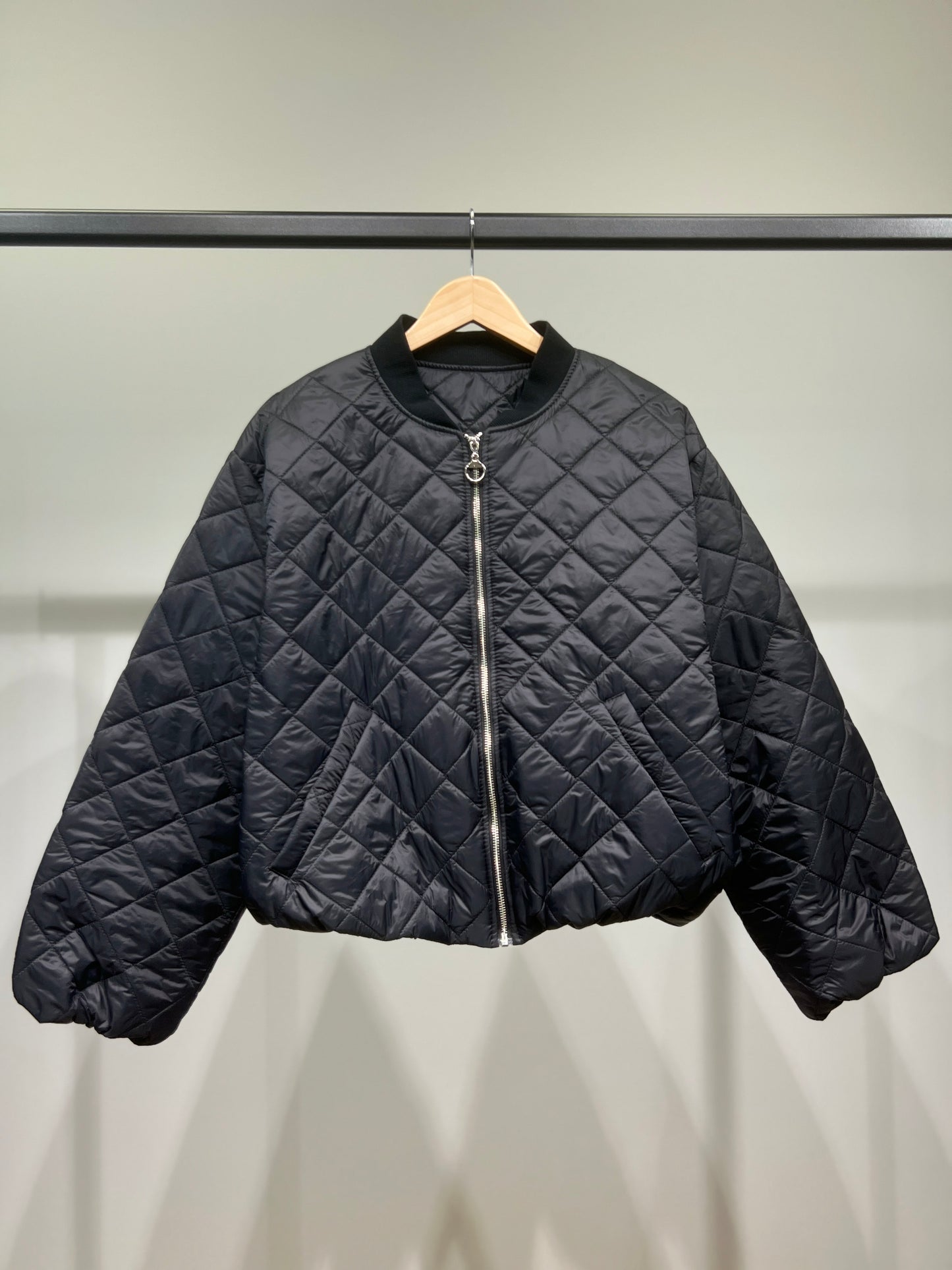 Blouson Matelassé Losange Large Zippé à Poches Manches Ballon
