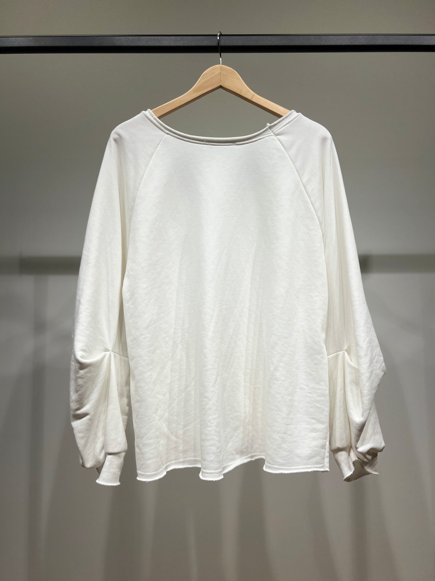 Sweat Large Col V Manches Bouffantes 70% Coton