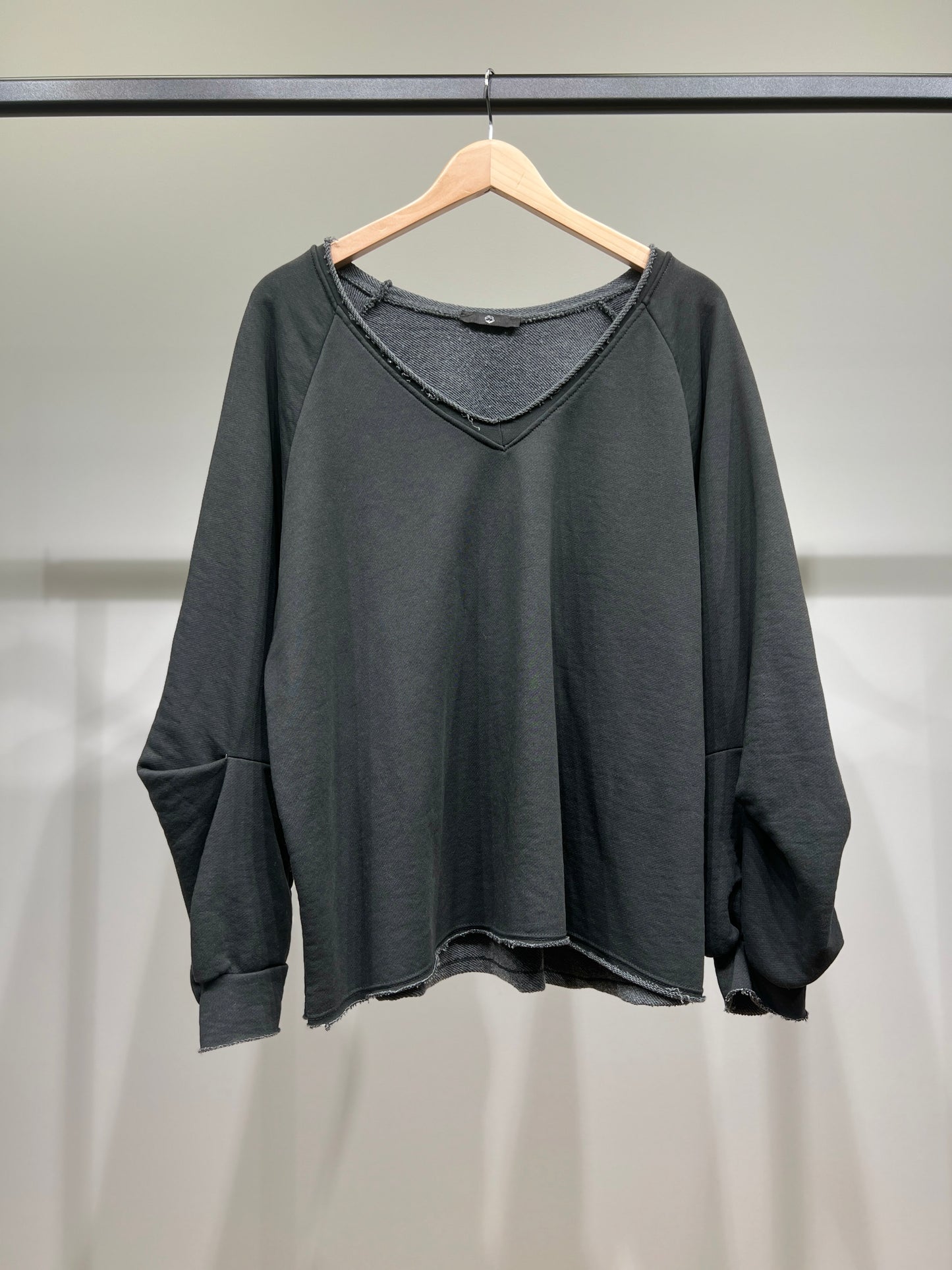 Sweat Large Col V Manches Bouffantes 70% Coton