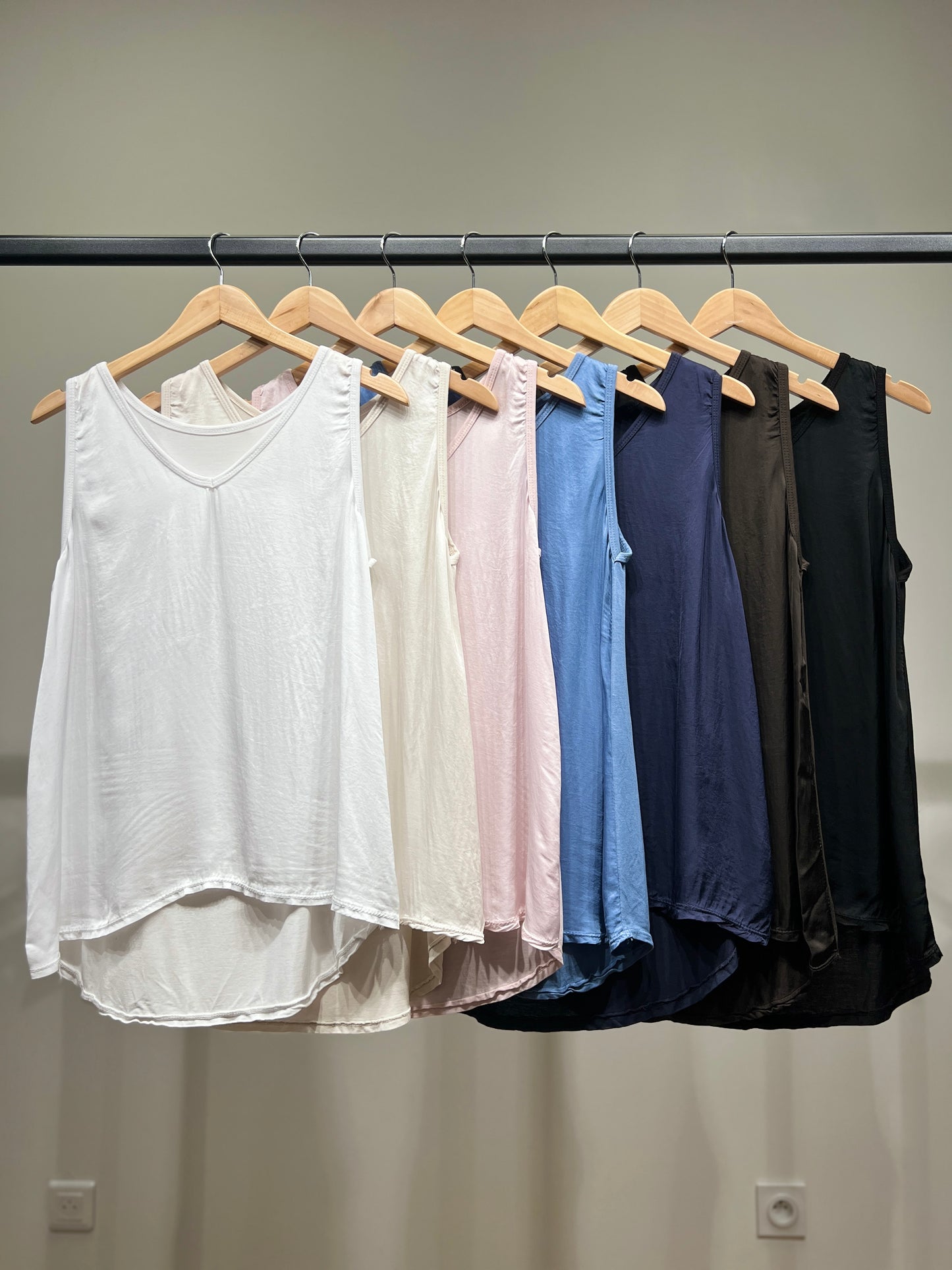 Débardeur Évasé Col V Satiné 100% Viscose