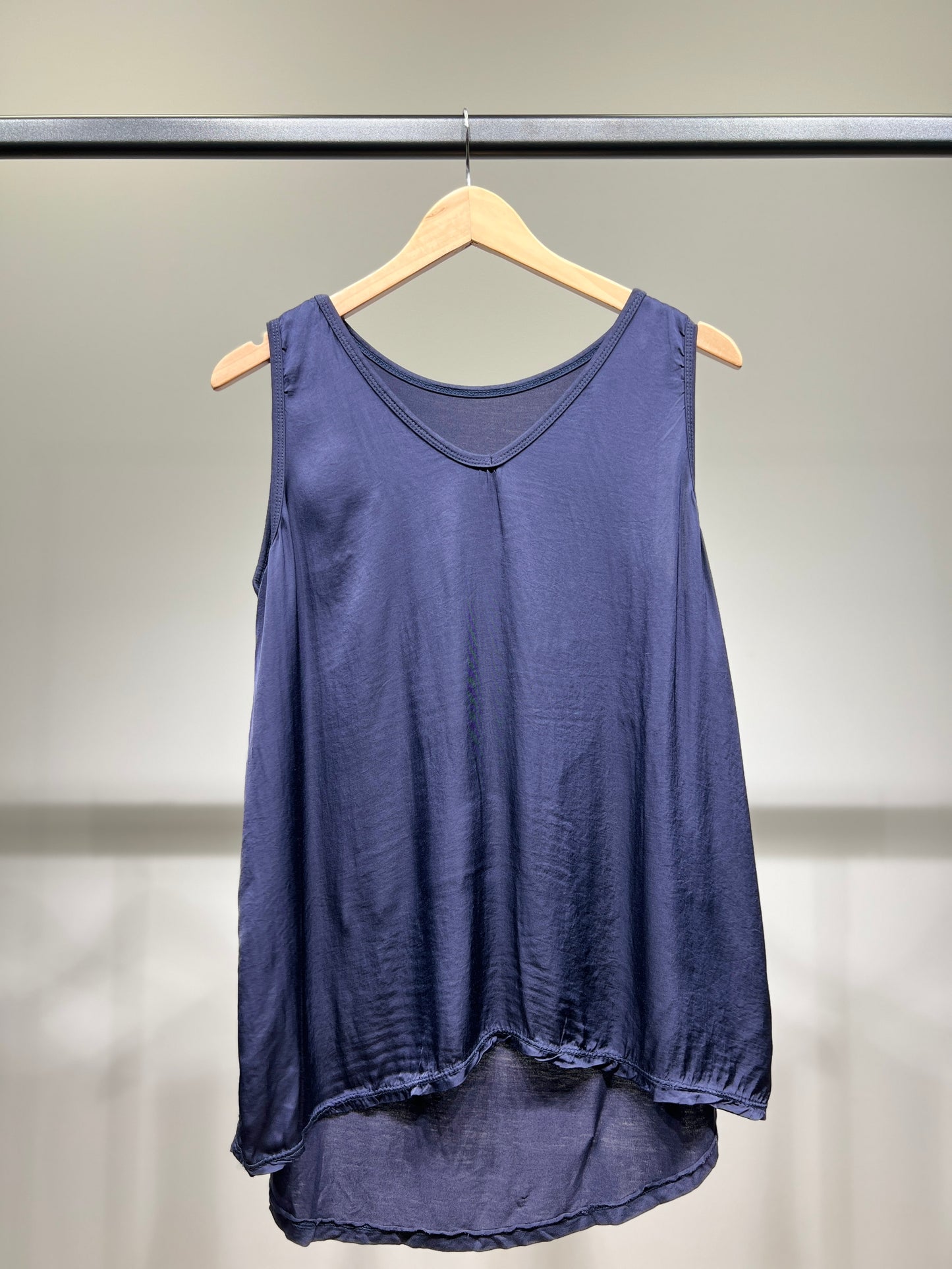 Débardeur Évasé Col V Satiné 100% Viscose