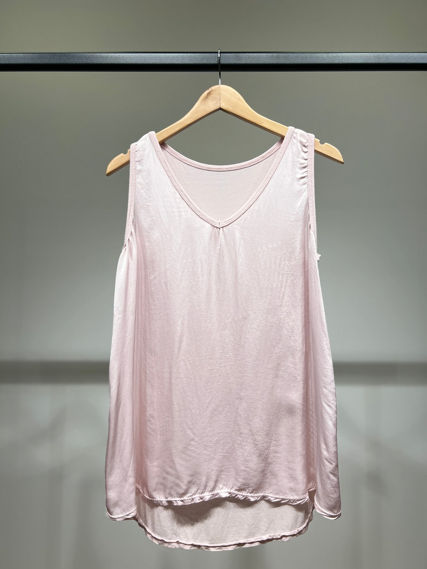 Débardeur Évasé Col V Satiné 100% Viscose