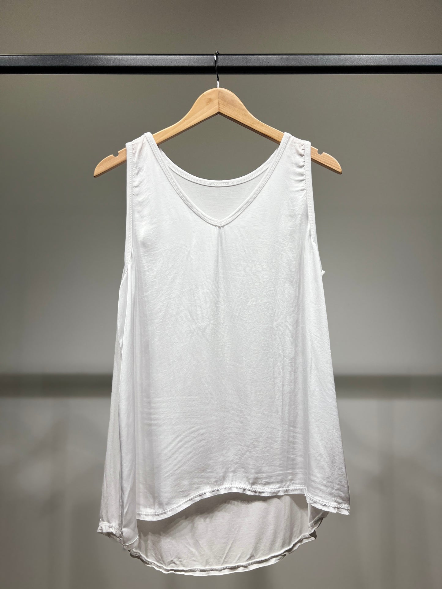 Débardeur Évasé Col V Satiné 100% Viscose