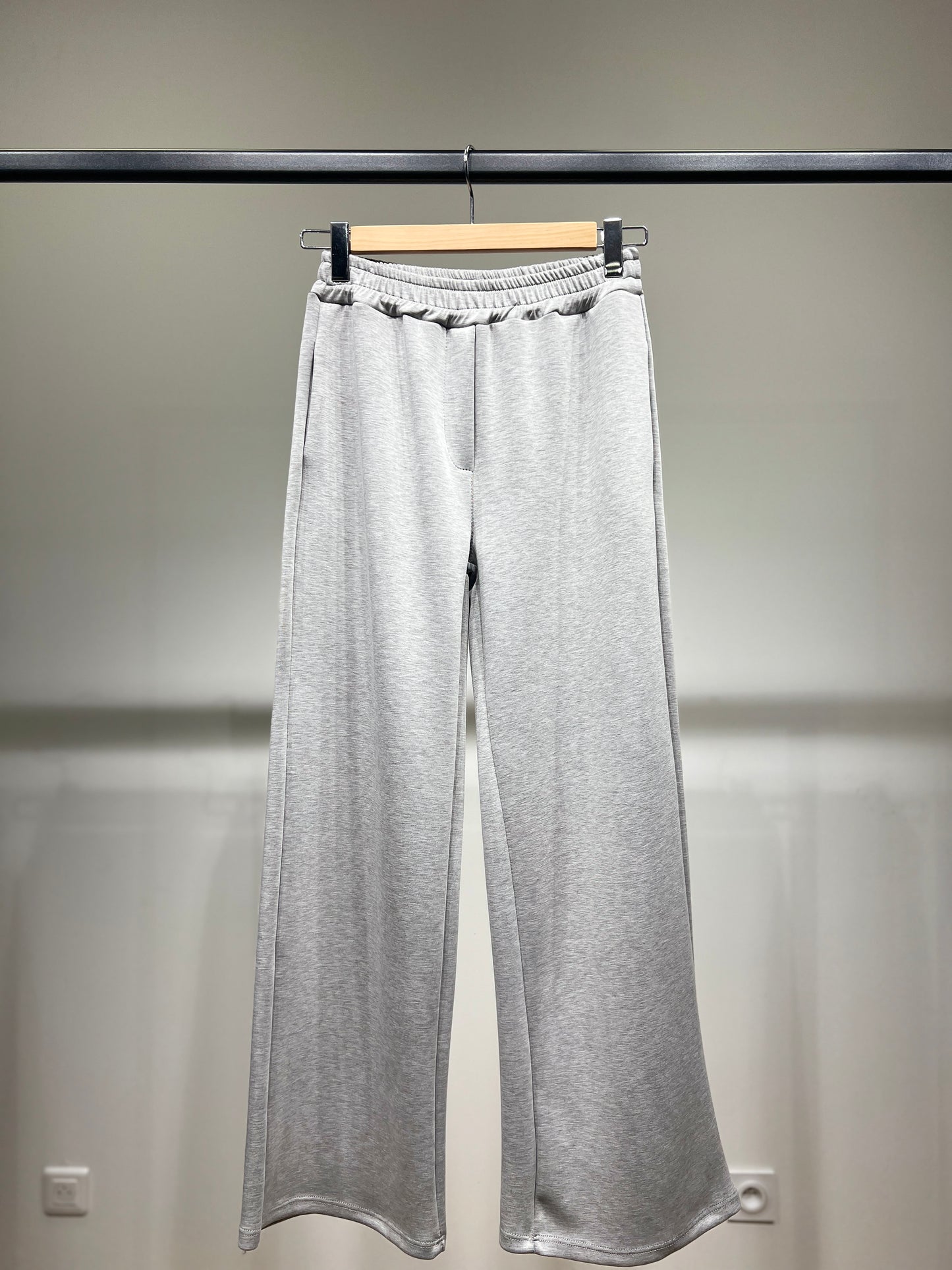 Straight Cut Jogging Elastic Waist