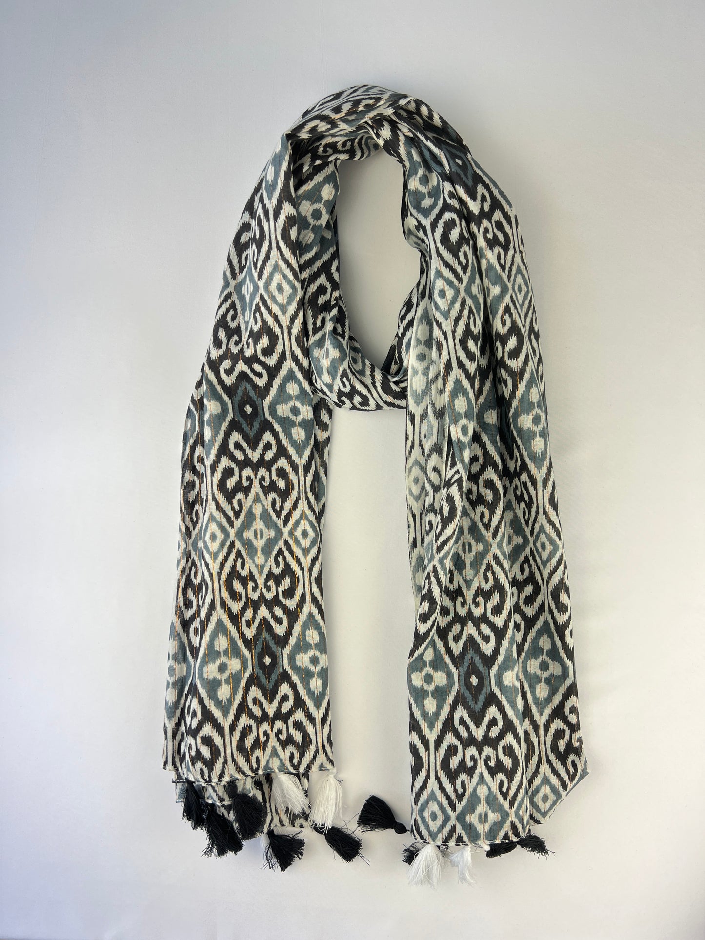 Foulard Motifs Ikat à Pampilles 100% Coton
