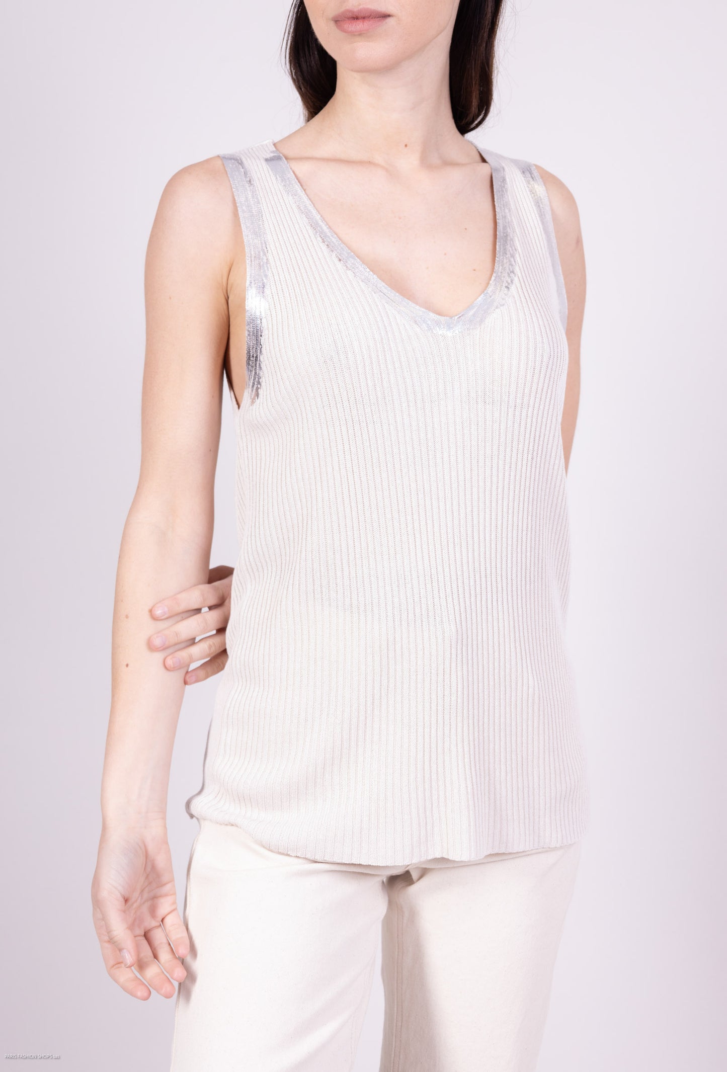 Tank Top with Wide Straps and Silver Neckline in Relief Mesh