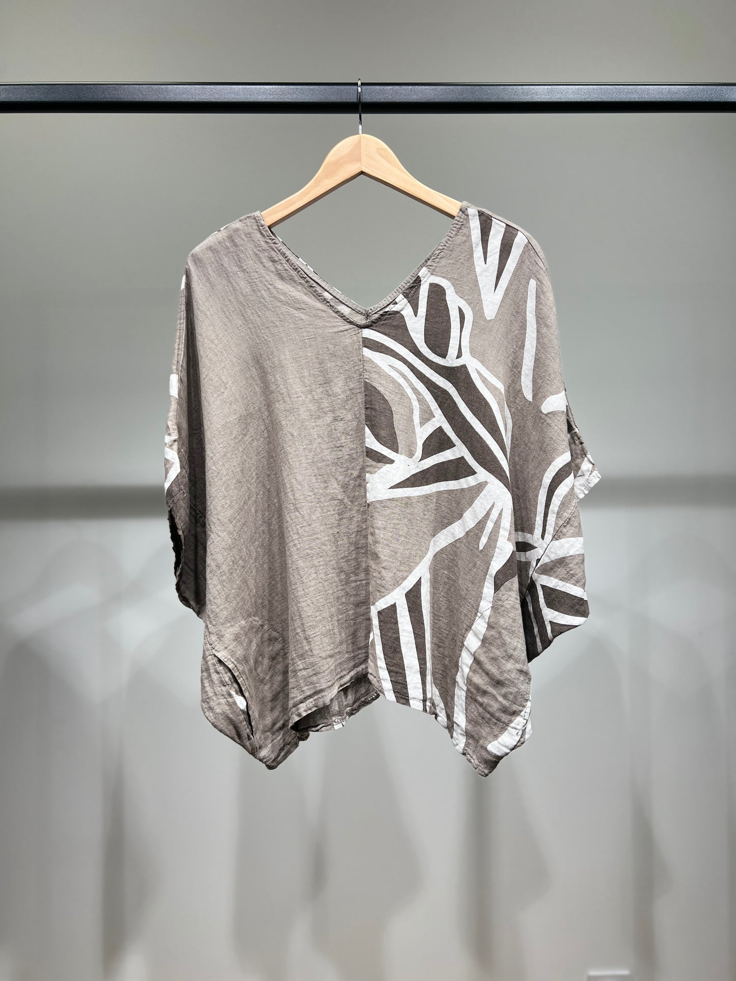 T-Shirt Manche Chauve Souris Col V à Motif Fleurs 100% Lin