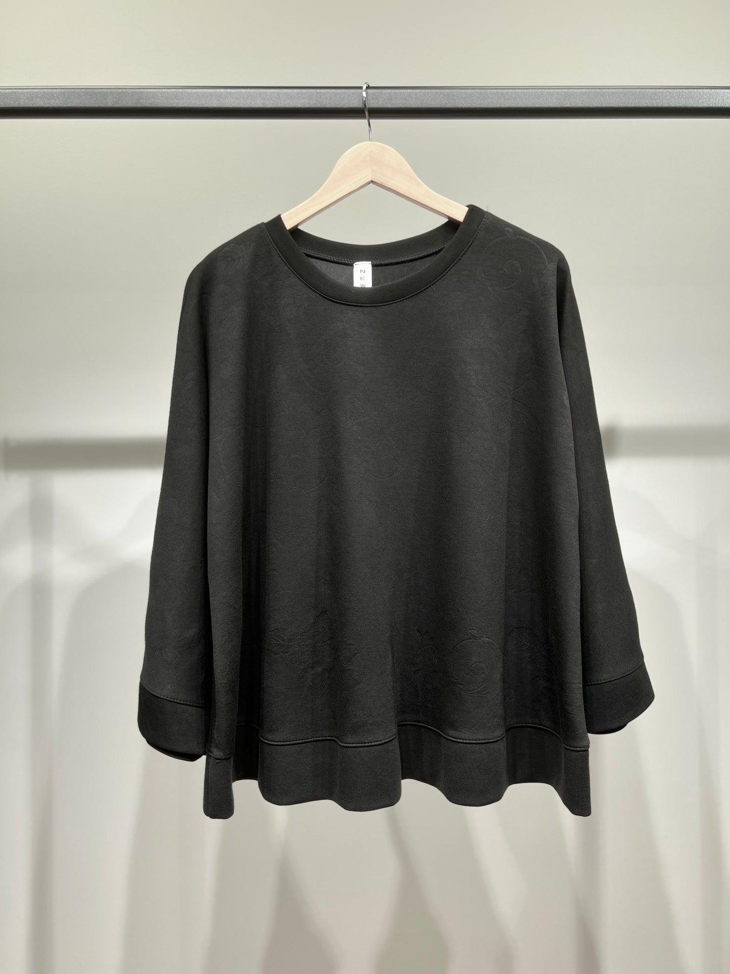 Large Round Neck Sweatshirt with Embossed Floral Pattern