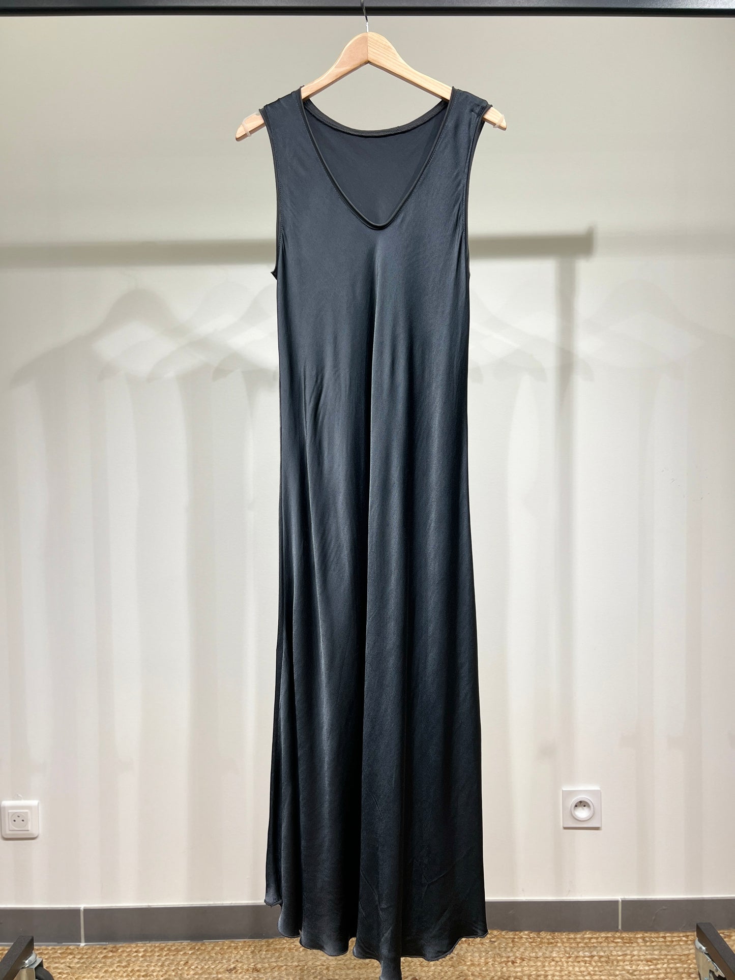 Robe Débardeur Longue Col V Satinée 100% Viscose