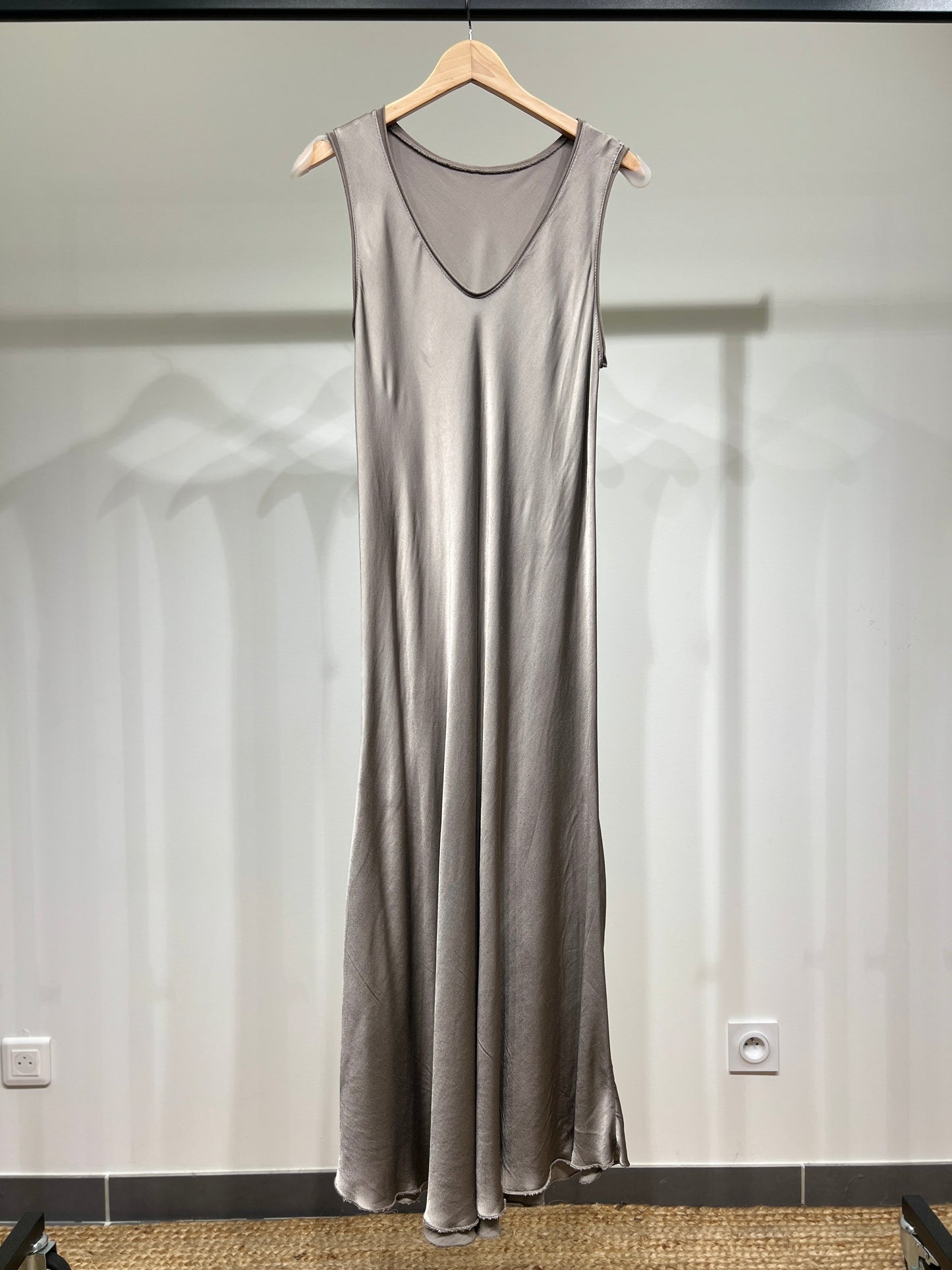 Robe Débardeur Longue Col V Satinée 100% Viscose
