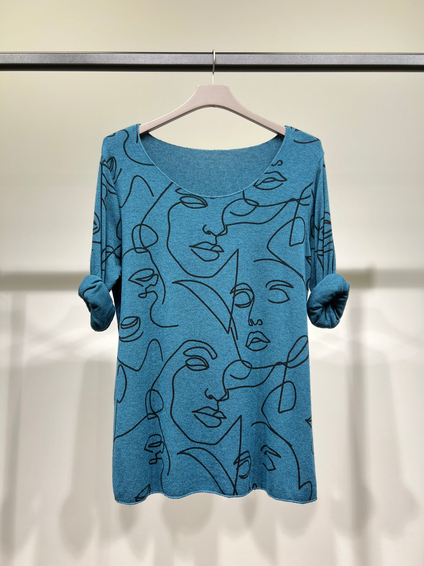 T-Shirt Manche Longue Col Rond à Motif Visages