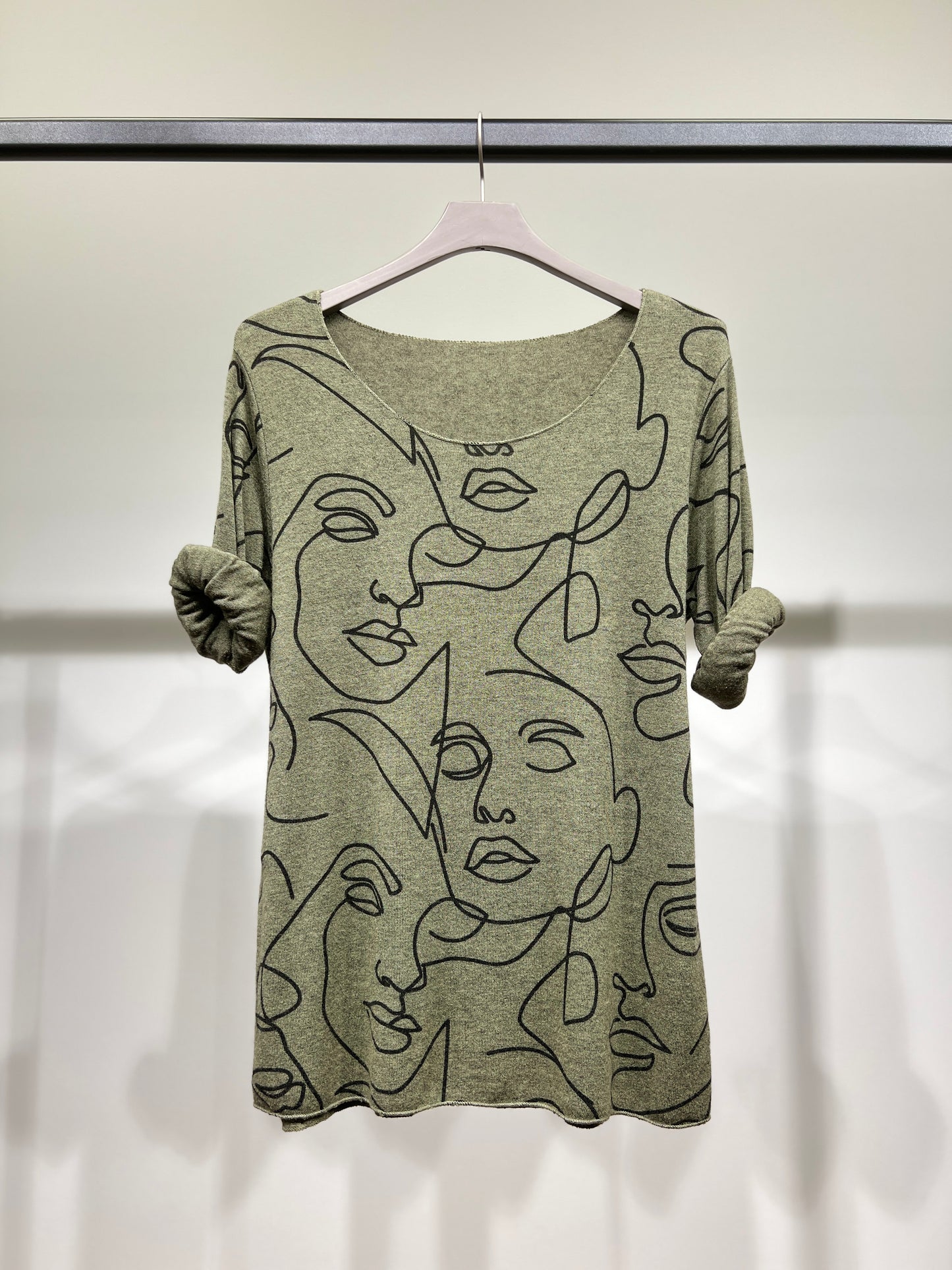 T-Shirt Manche Longue Col Rond à Motif Visages