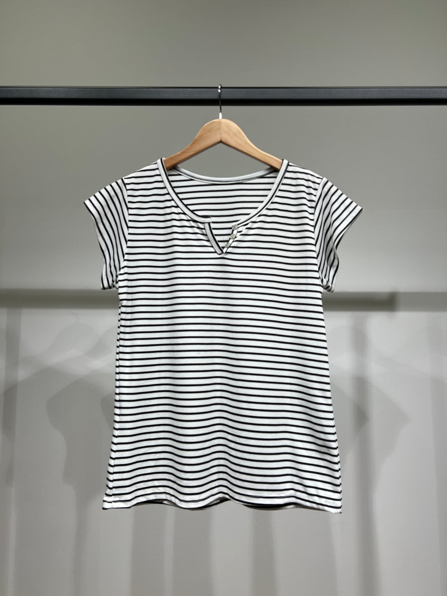 T-Shirt Rayé Marinière Manche Courte Col Henley 85% Viscose