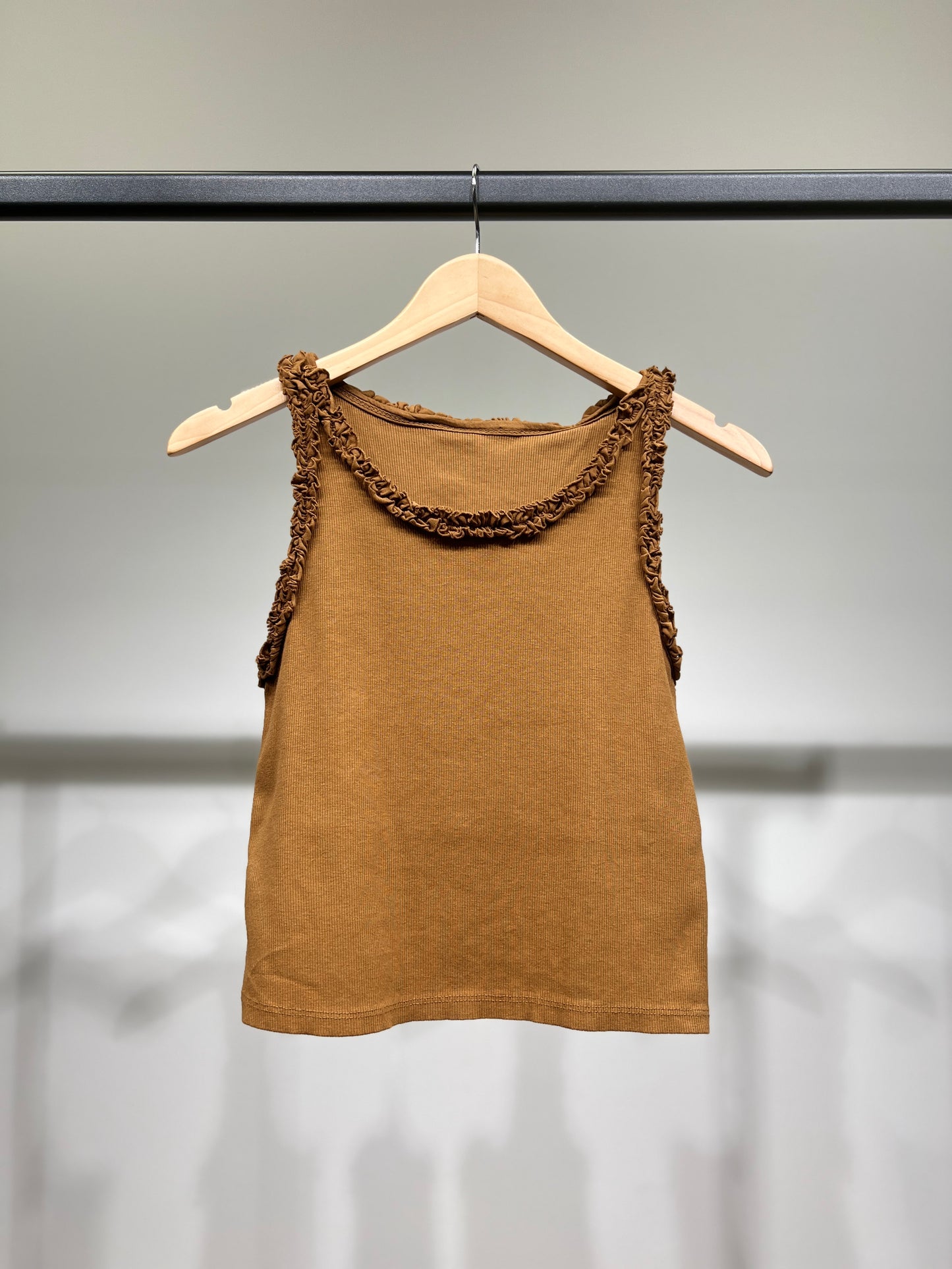 Débardeur Crop Top Col Rond Côtelé à Froufrous 90% Coton