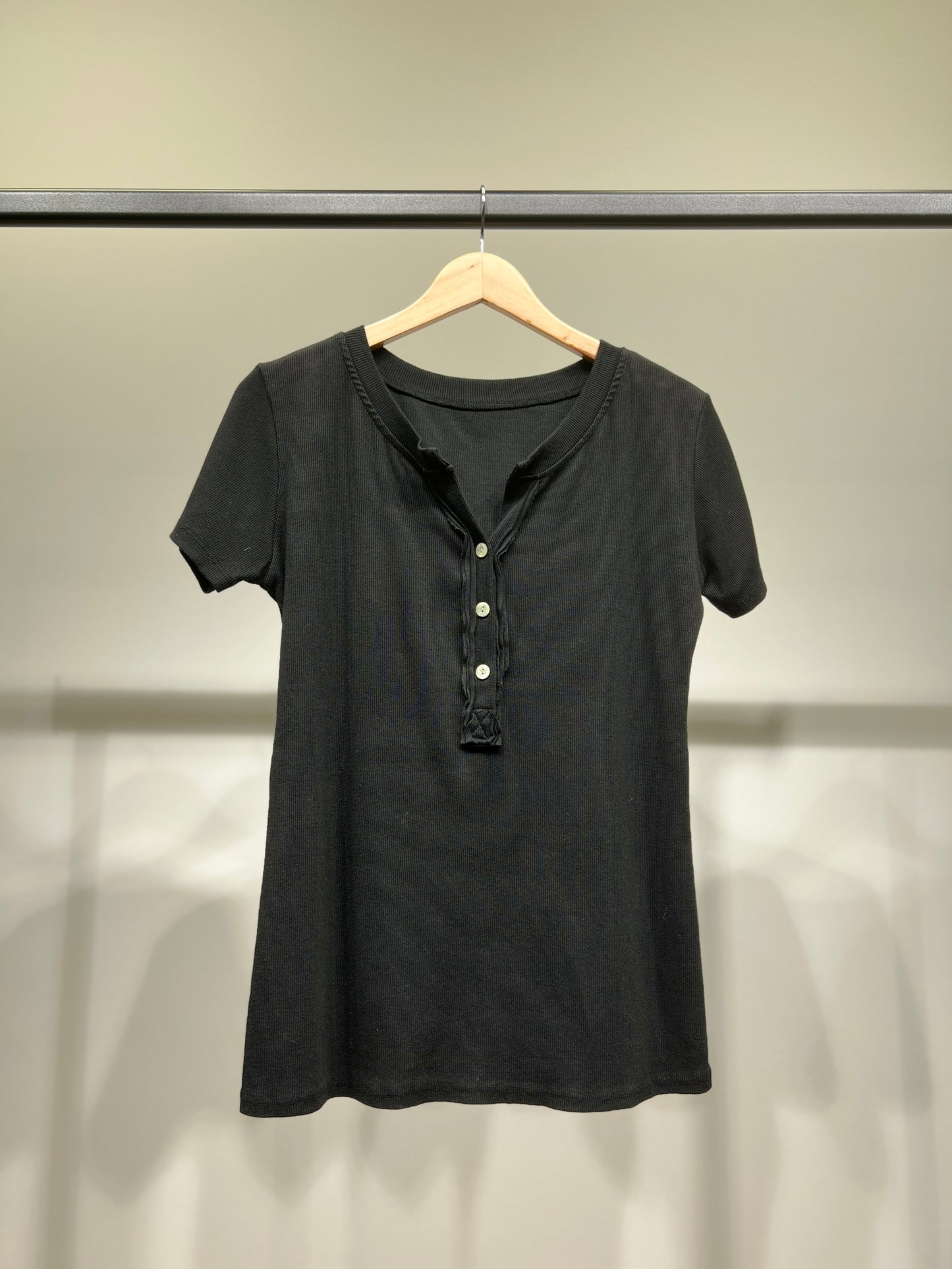 T-Shirt Manche Courte Côtelé Col Tunisien 90% Coton