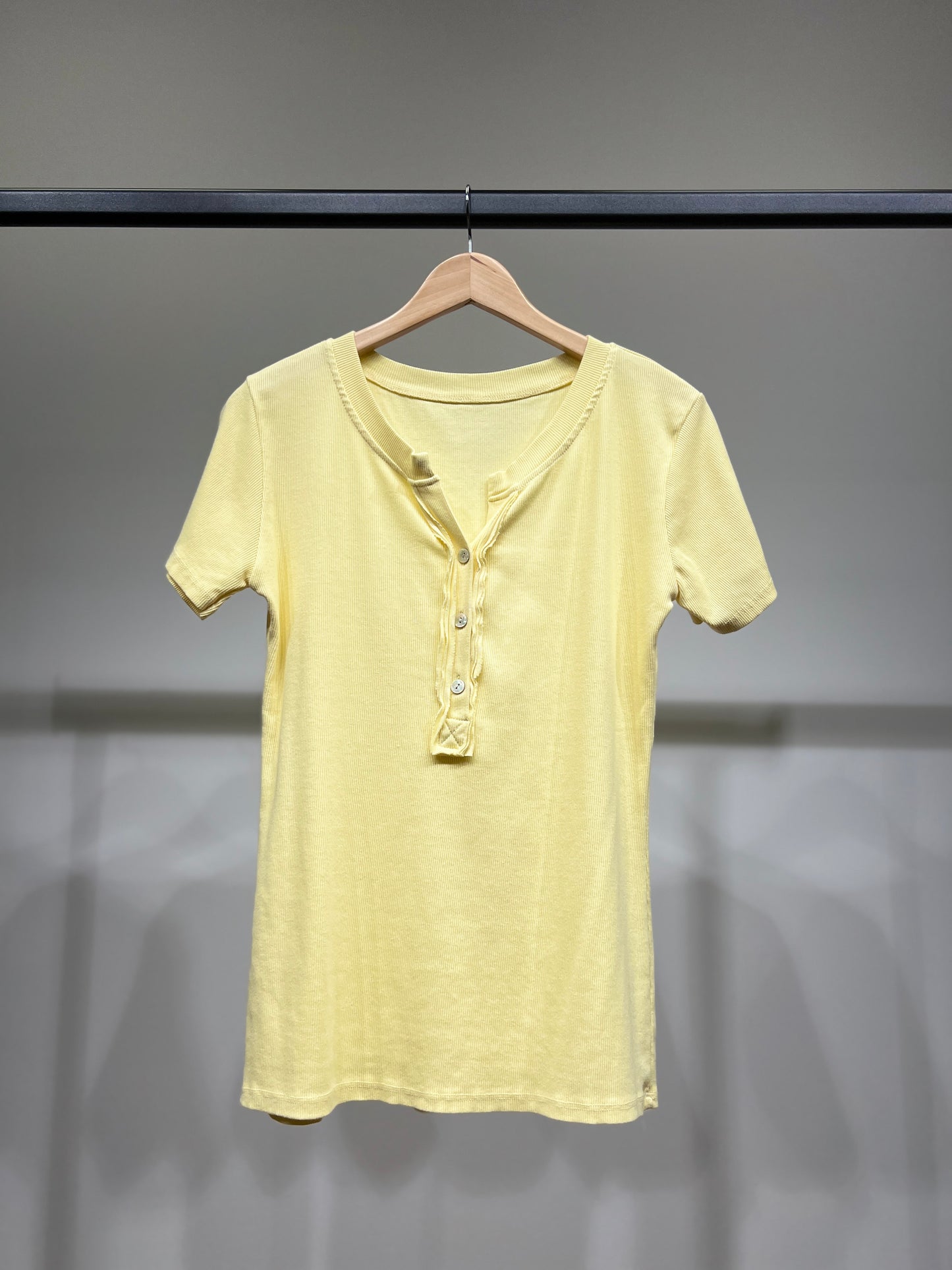 T-Shirt Manche Courte Côtelé Col Tunisien 90% Coton