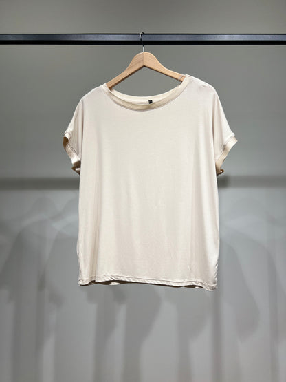 T-Shirt Manche Courte Effet Satiné Encolures Doublés