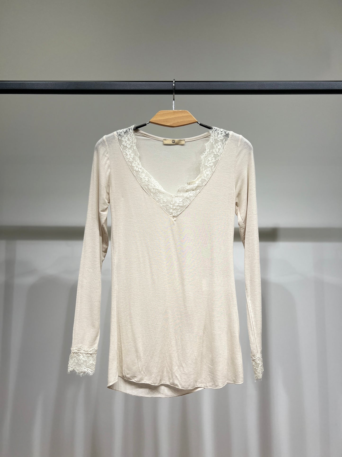 T-Shirt Léger Col V Manches Longue Dentelles 15% Cachemire