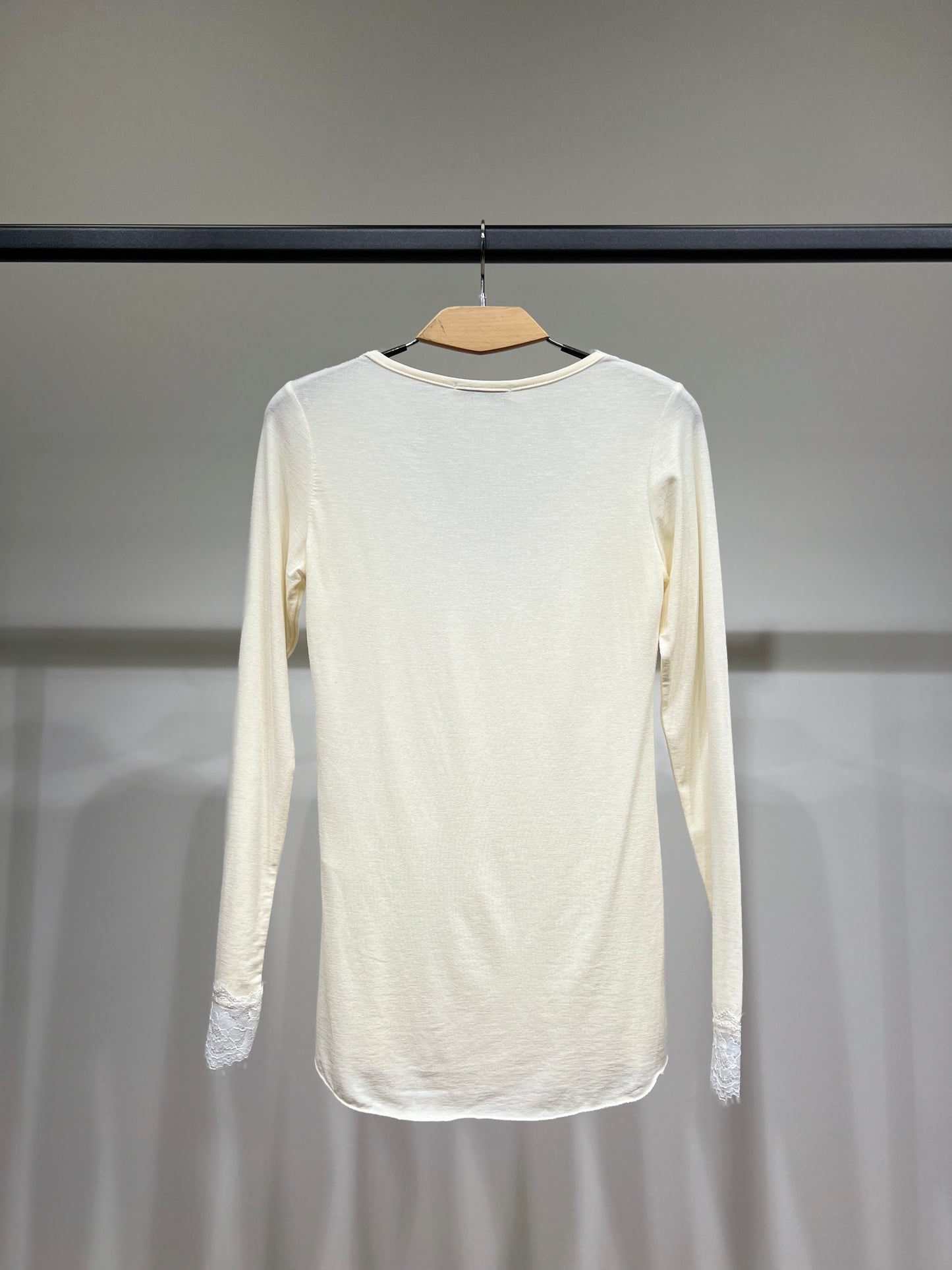 T-Shirt Léger Col V Manches Longue Dentelles 15% Cachemire