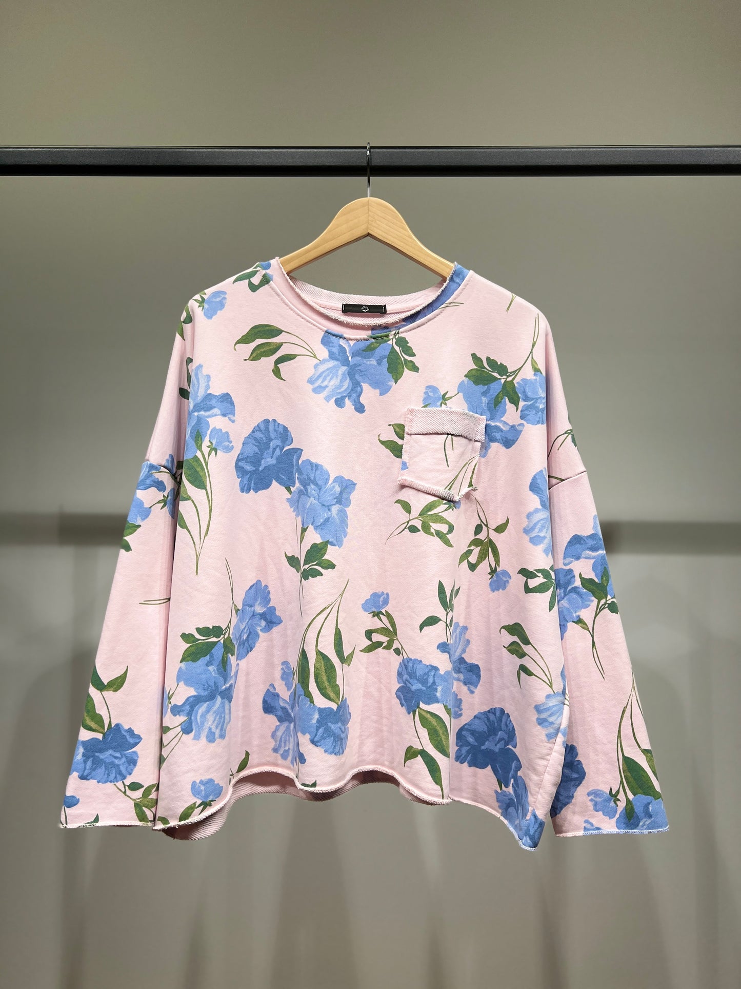 Pull Large à Motif Floral Et Poche Poitrine 70% Coton