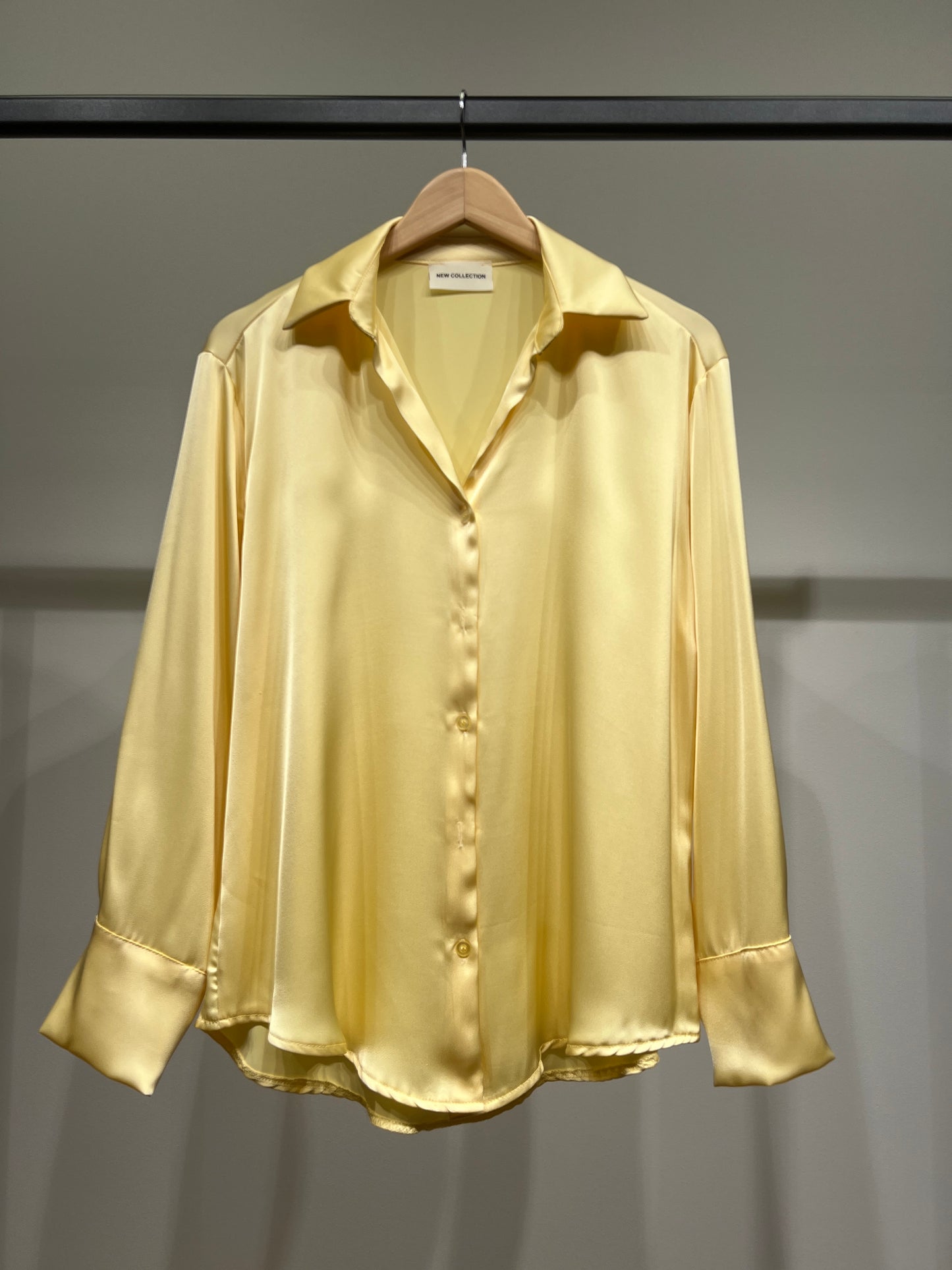 Chemise Simple Fluide Satiné Boutonnée