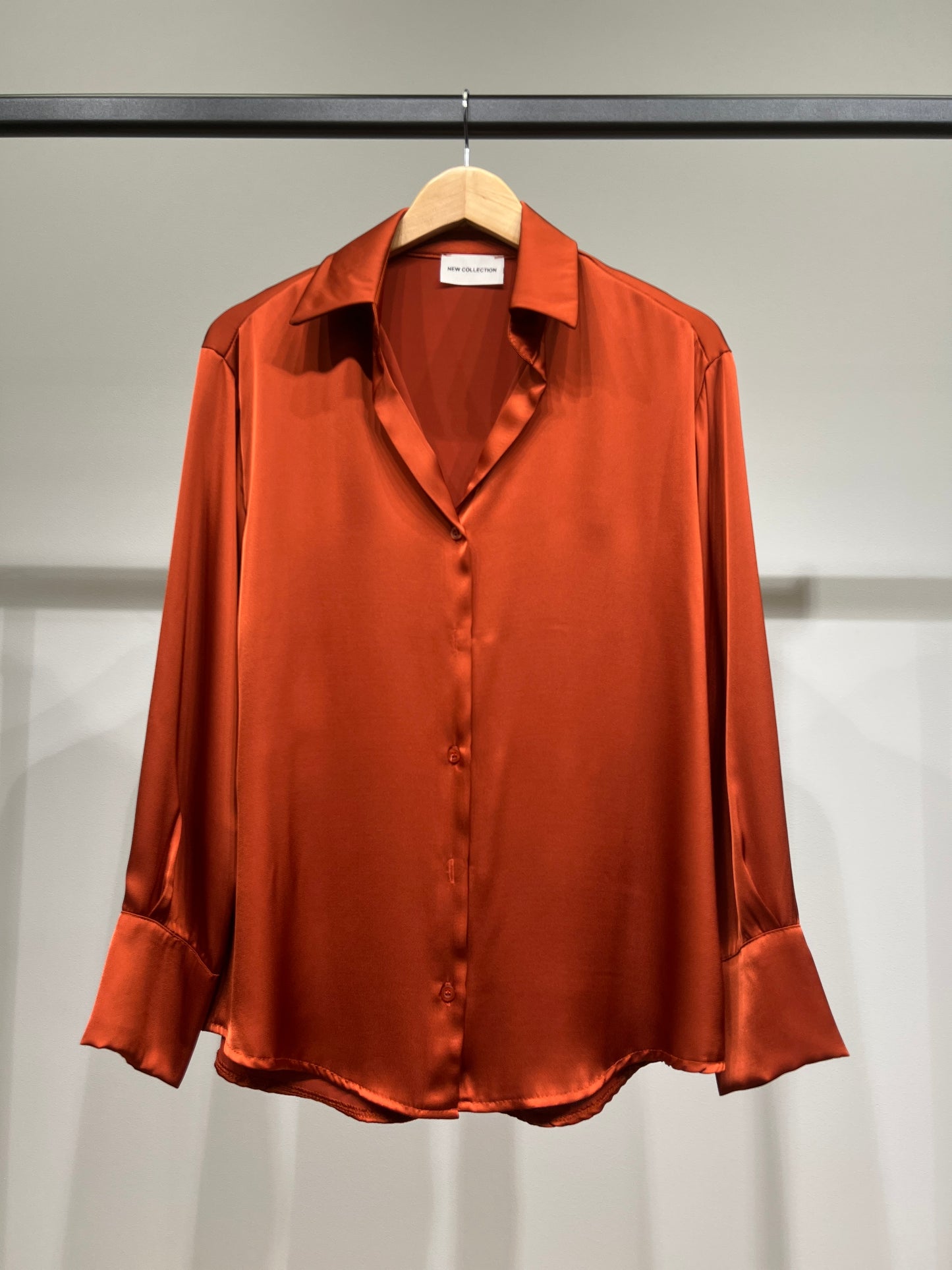 Chemise Simple Fluide Satiné Boutonnée