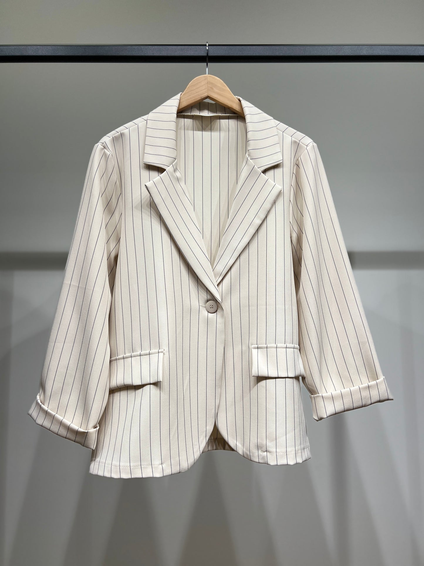 Blazer Tailleur Large Boutonnée à Rayures Fines