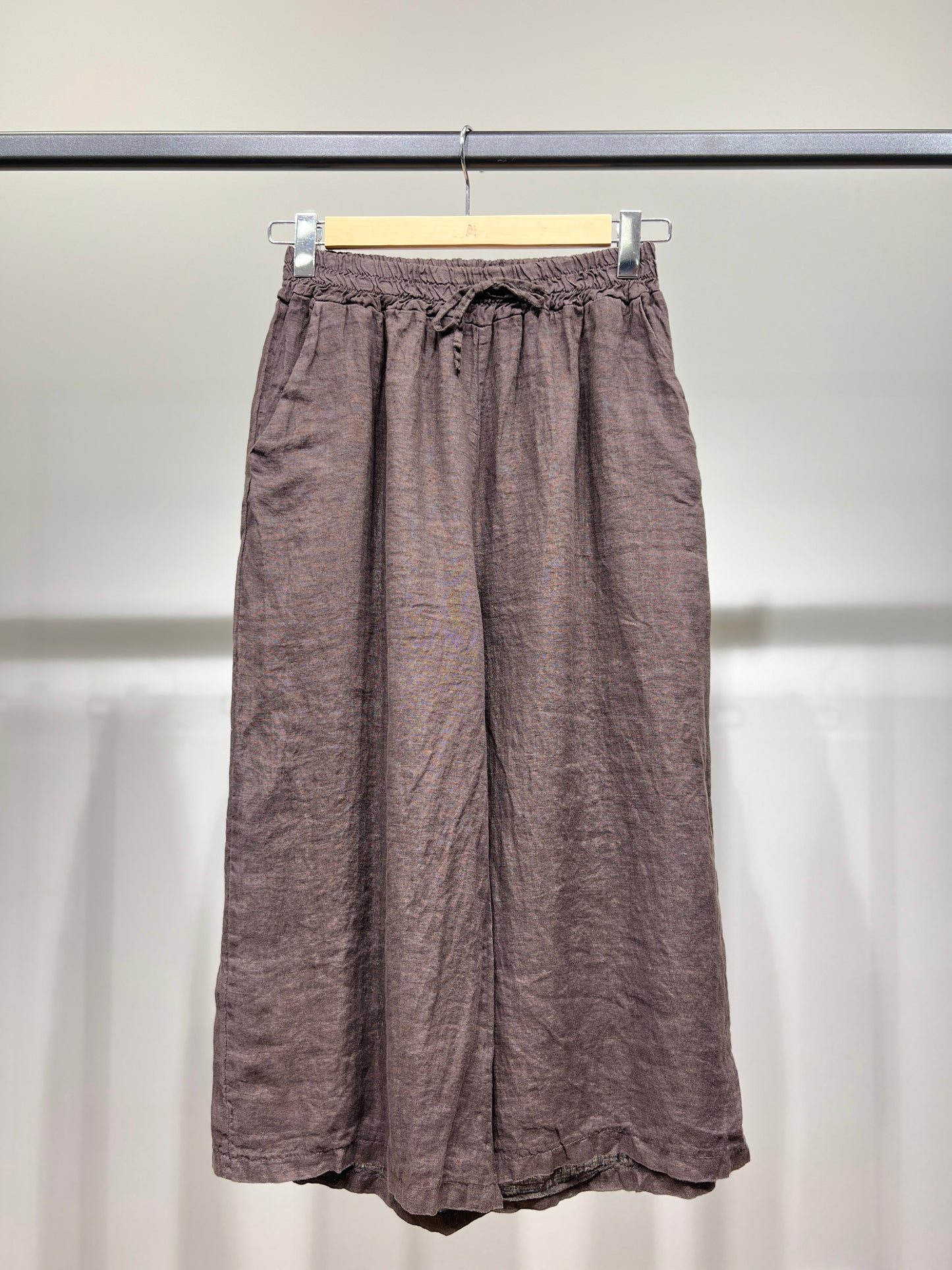 Lightweight 100% Linen Drawstring Capri Pants