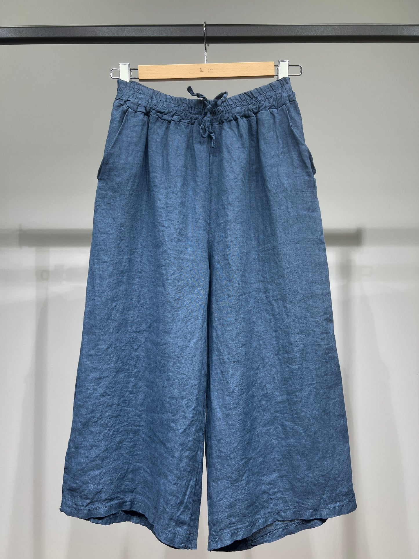 Lightweight 100% Linen Drawstring Capri Pants