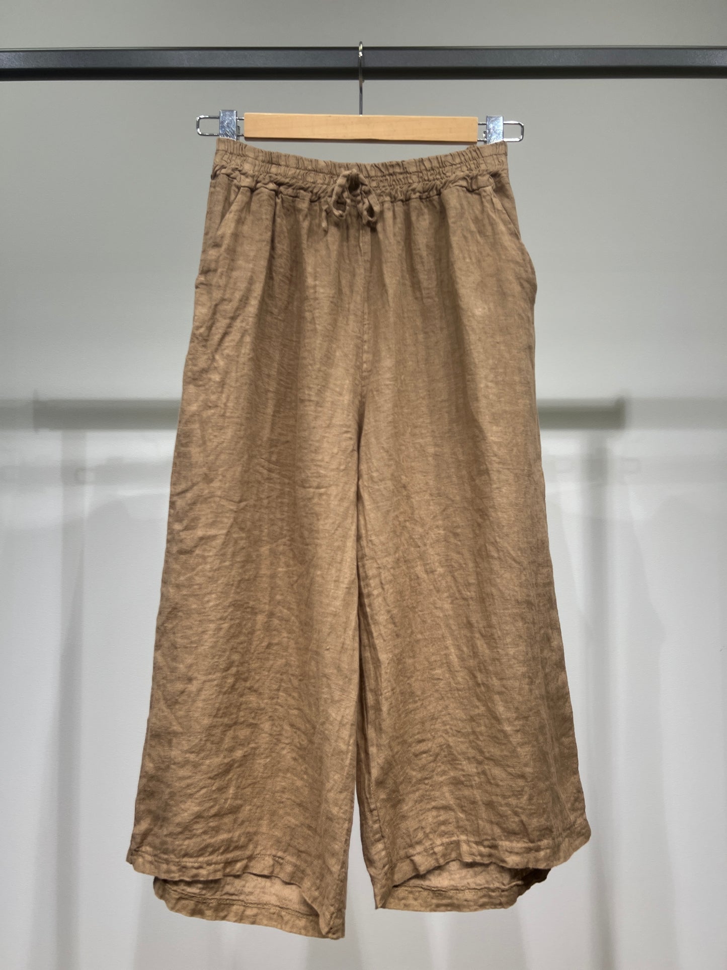 Lightweight 100% Linen Drawstring Capri Pants