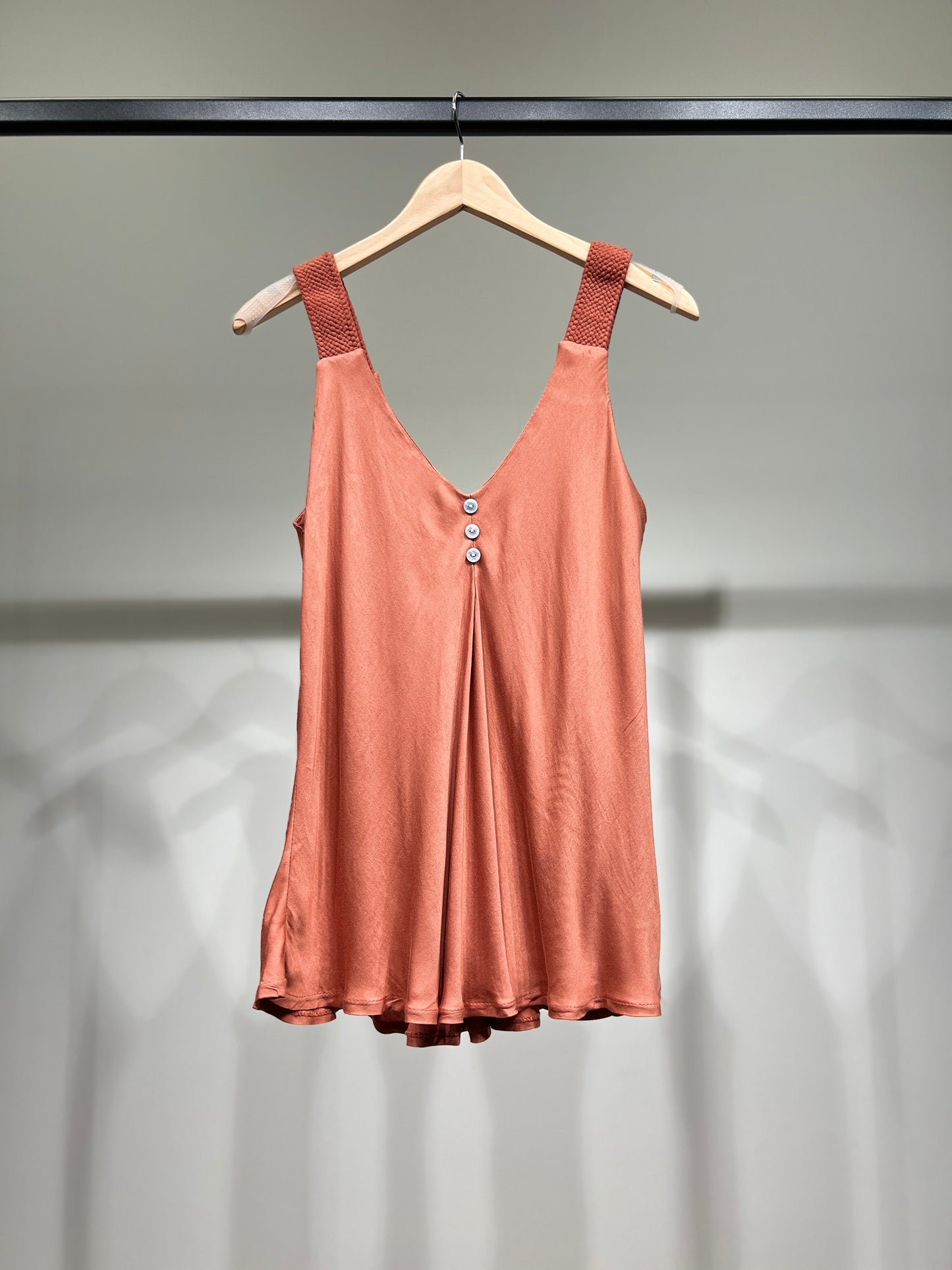 Débardeurs Boutons à Bretelles En Cordes 100% Viscose