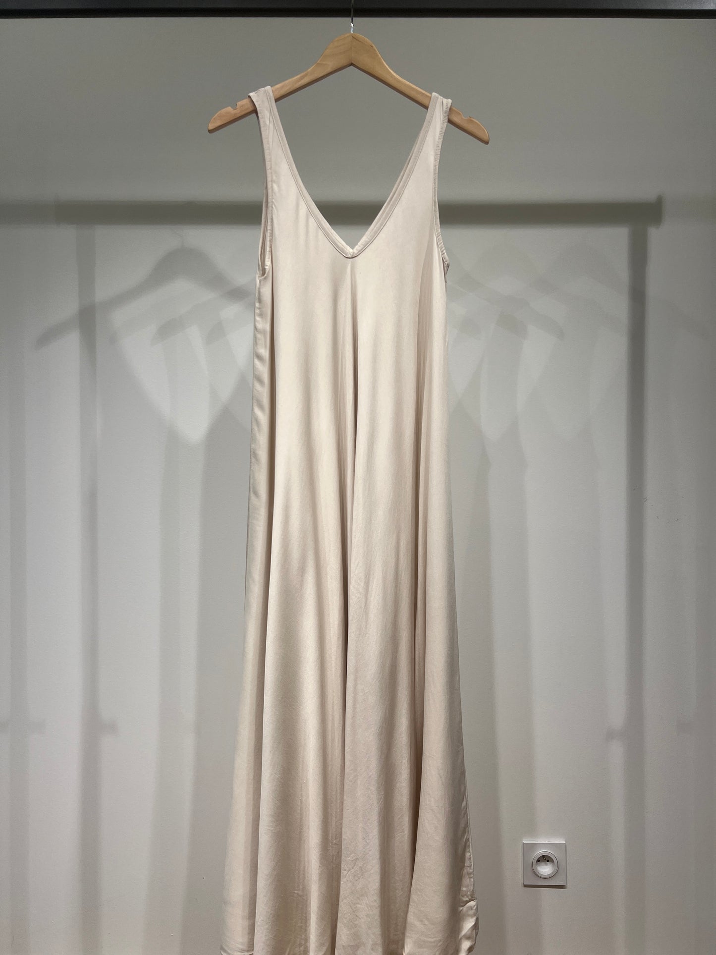 Simple Maxi Dress with Wide Straps and V-Neck