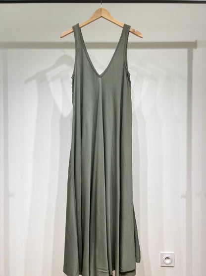 Simple Maxi Dress with Wide Straps and V-Neck