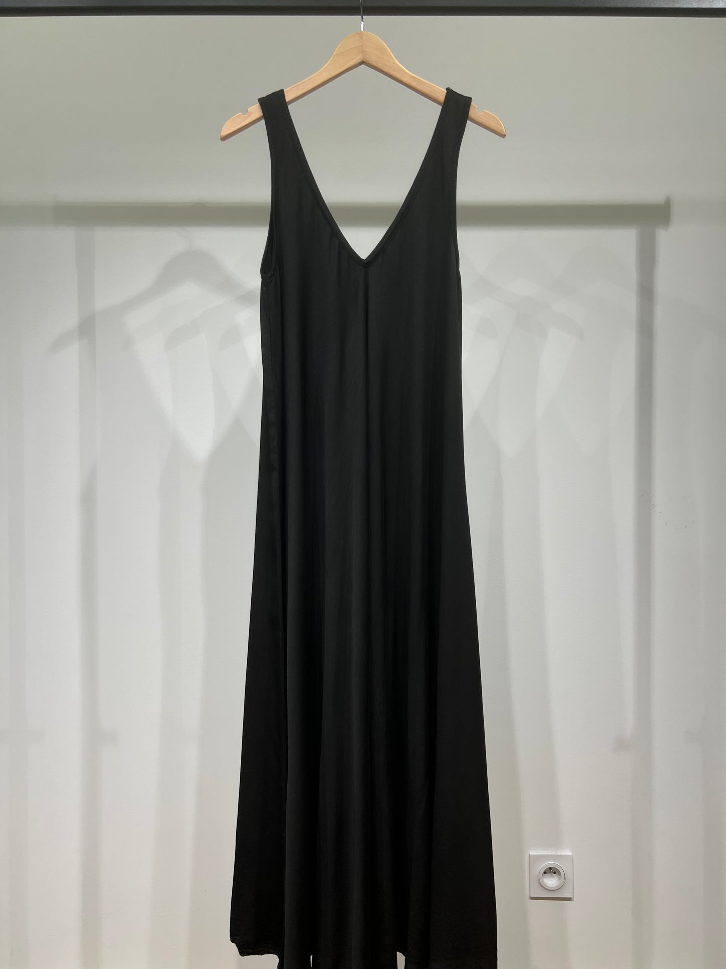 Simple Maxi Dress with Wide Straps and V-Neck