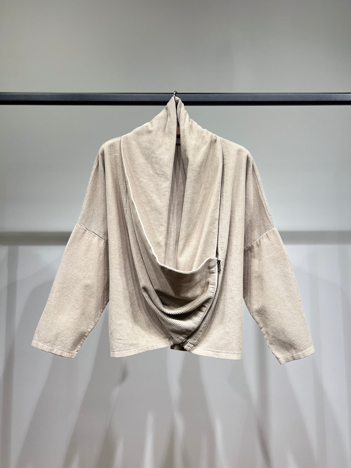 Sweat Velours Côtelé Col Bénitier Asymétrique Zip 100% Coton