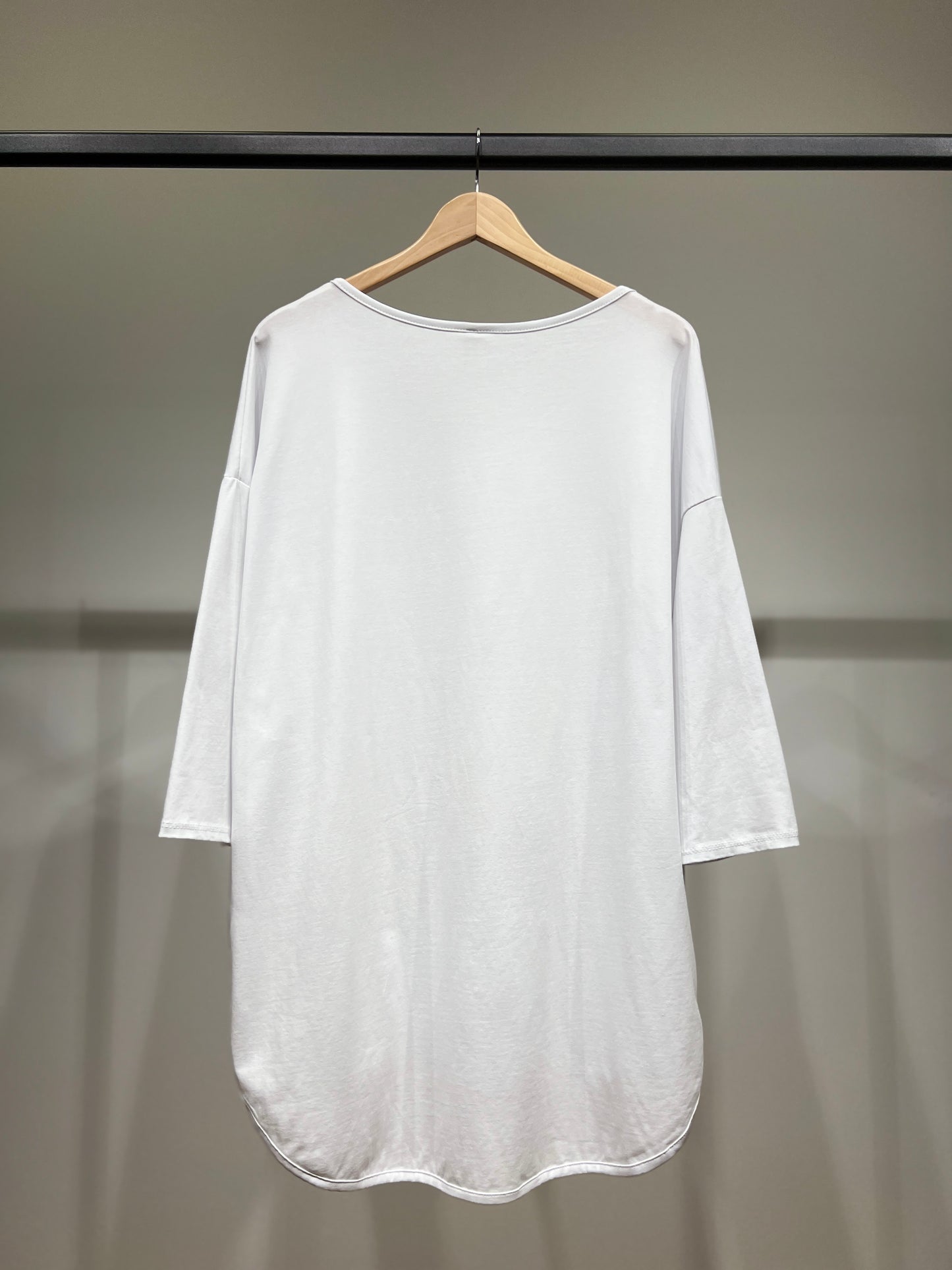 T-Shirt Large Col V Manche 3/4 Pans Arrondis 95% Coton