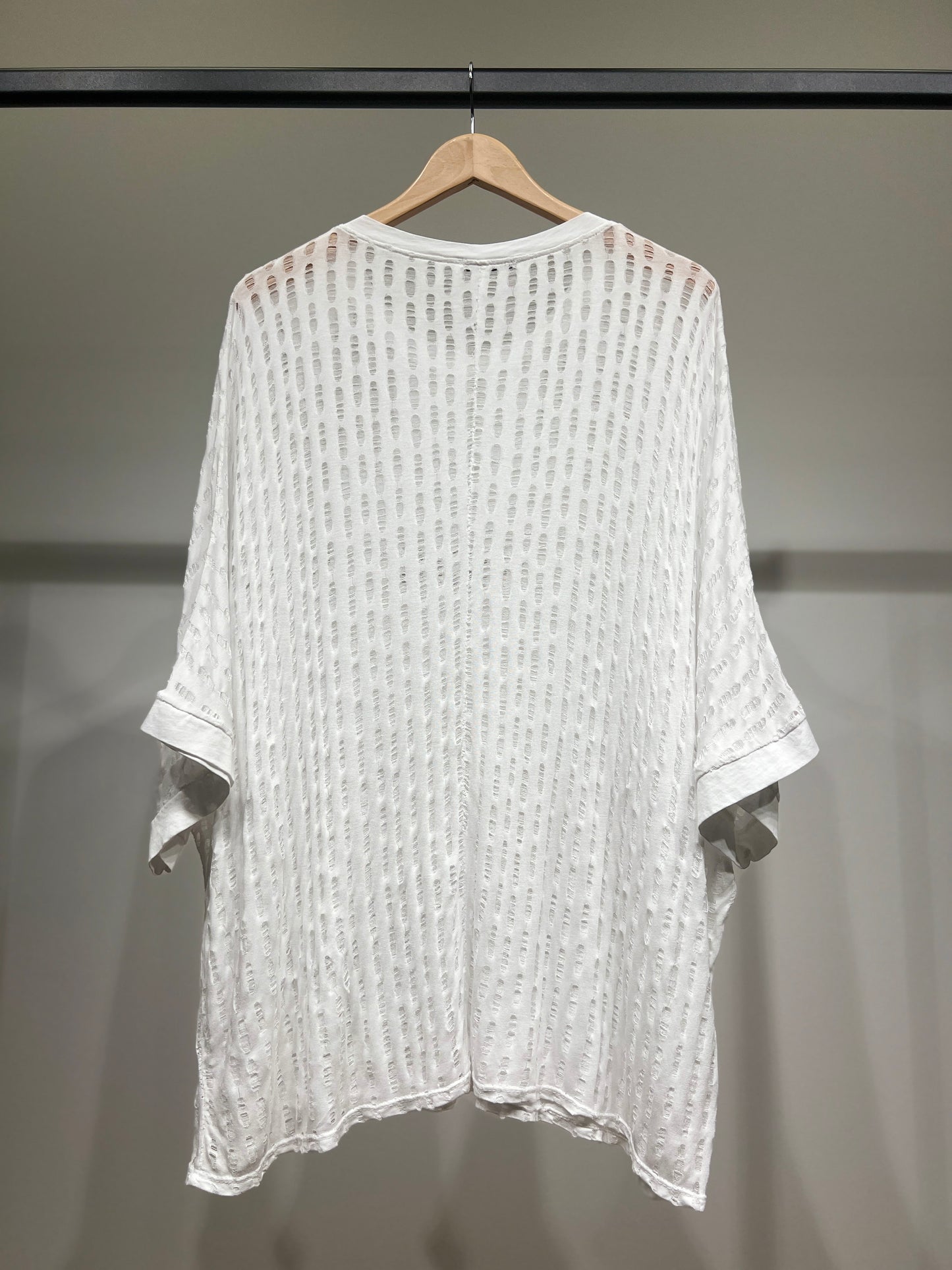 T-Shirt Large Manche 3/4 Motif Ajouré Déchiré 100% Viscose