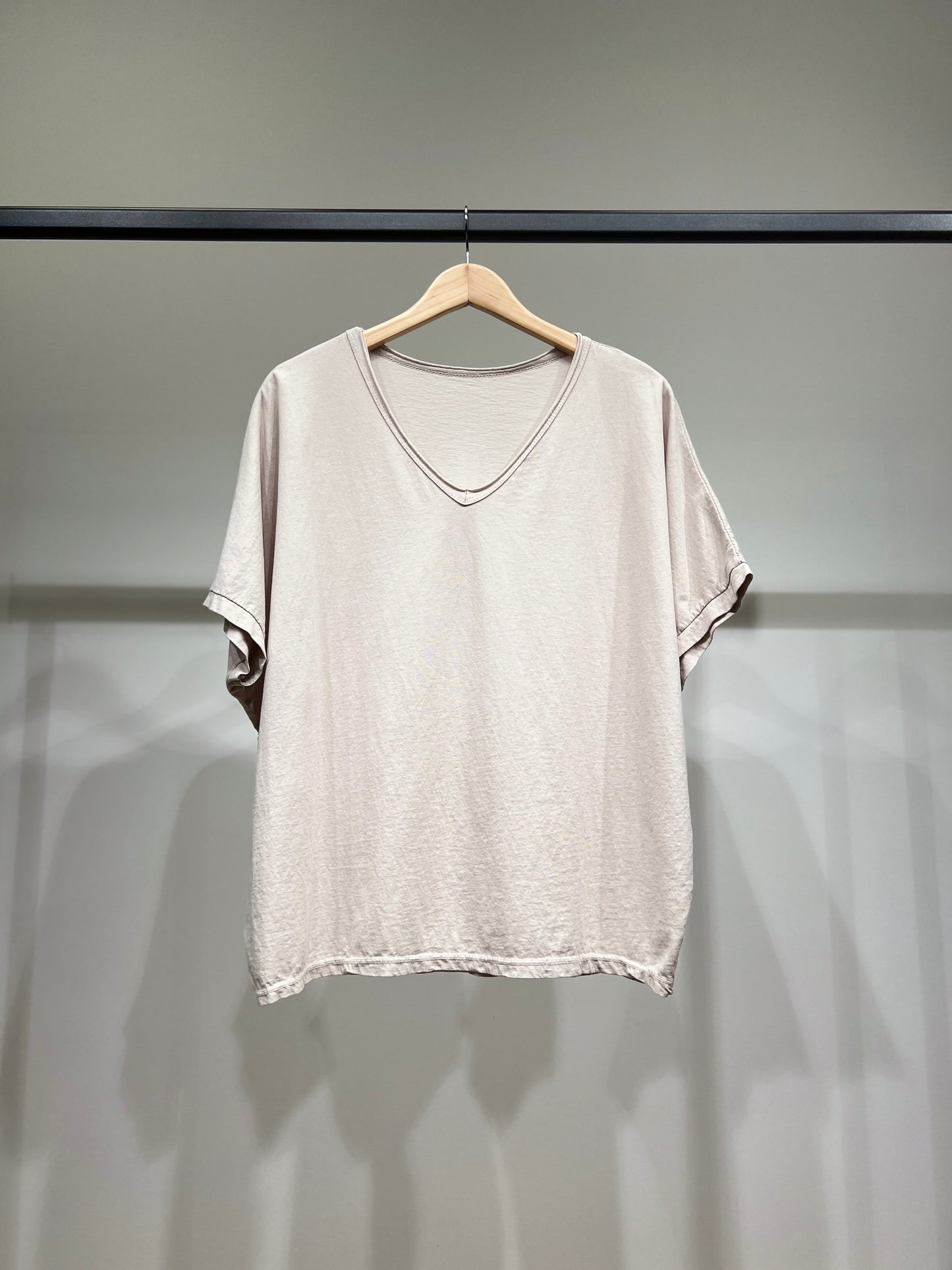 T-Shirt Large Manche Chauve Souris Courte Col V 100% Coton