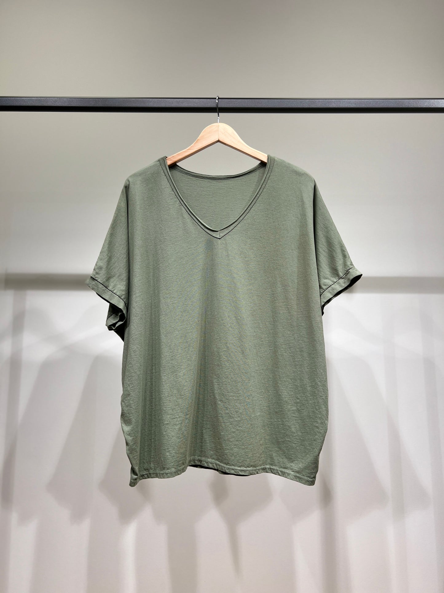 T-Shirt Large Manche Chauve Souris Courte Col V 100% Coton