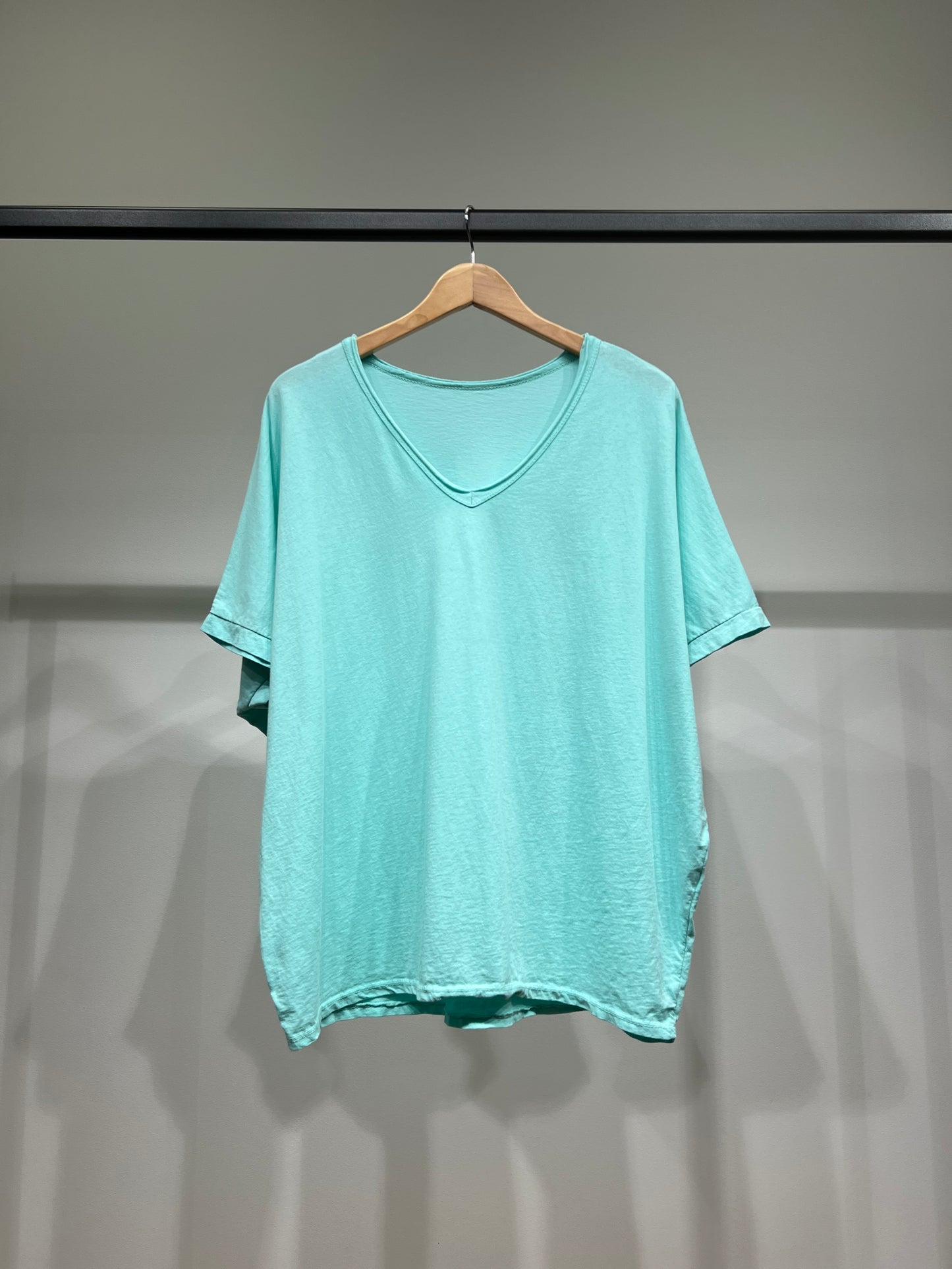 T-Shirt Large Manche Chauve Souris Courte Col V 100% Coton