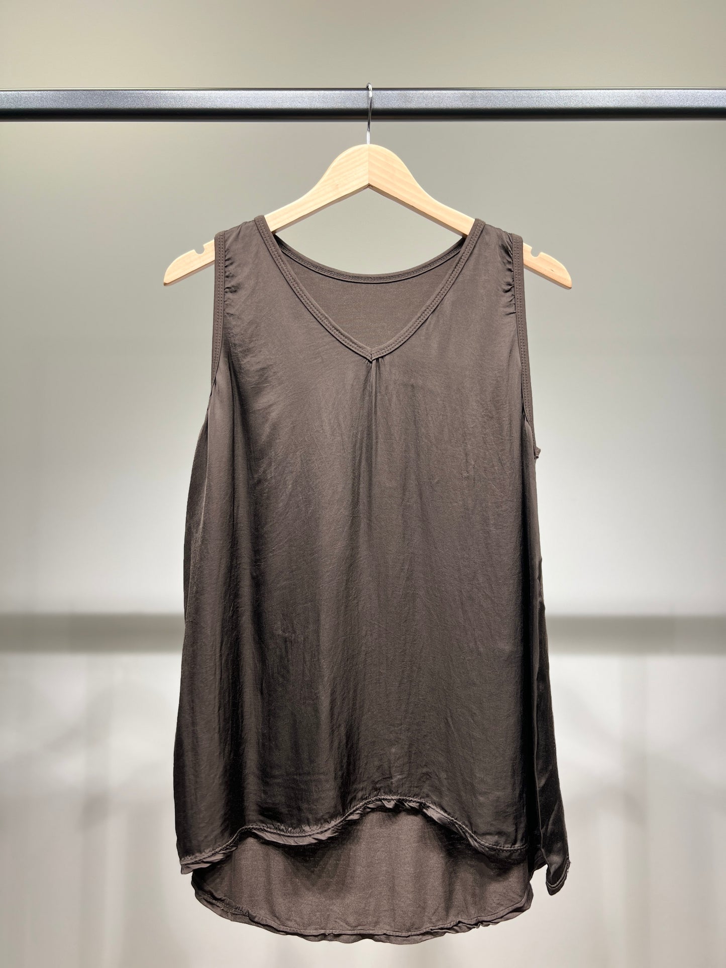 Débardeur Évasé Col V Satiné 100% Viscose