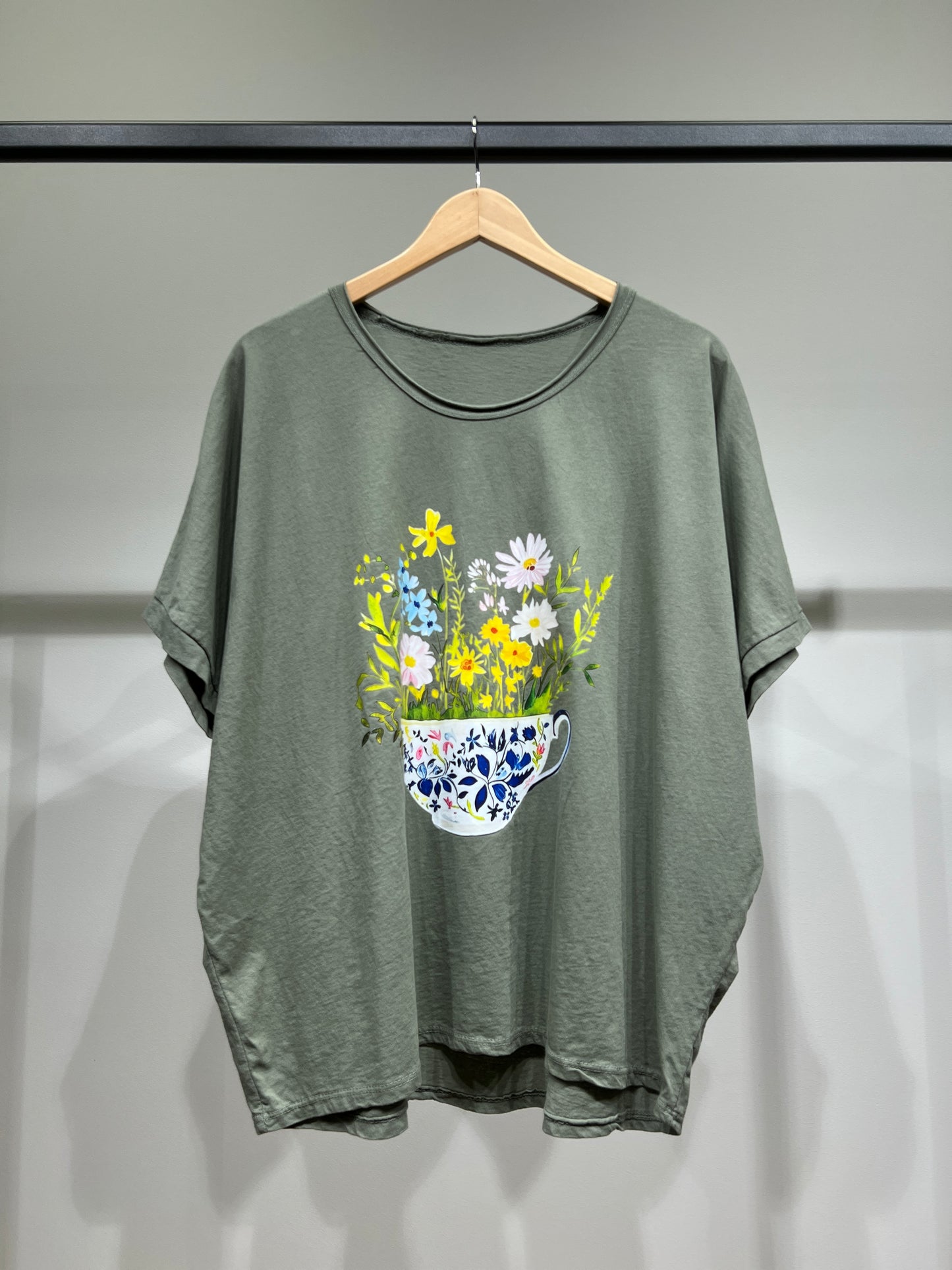T-Shirt Large Manche Courte Motif Tasse Fleurie 100% Coton