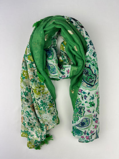 Foulard Carré à 4 Motifs Floral Détails Dorées Et Pampilles Taille 140x140