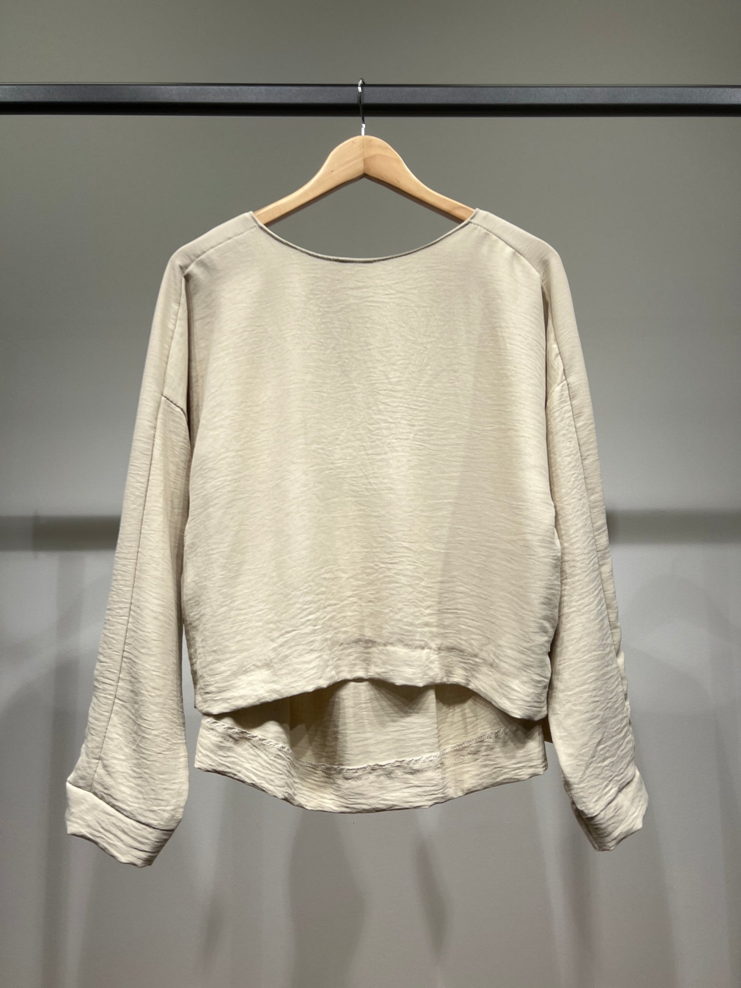 Long Sleeve Cropped T-Shirt with Slit and Back Teardrop Collar