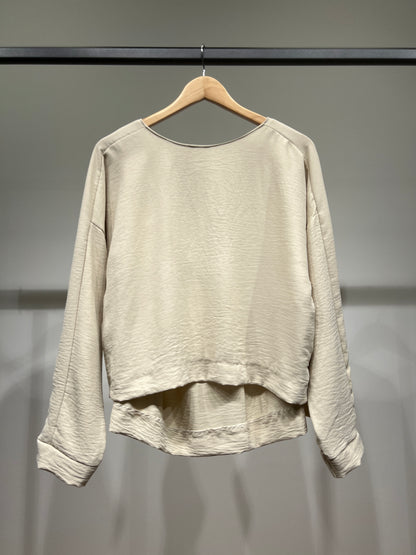 Long Sleeve Cropped T-Shirt with Slit and Back Teardrop Collar