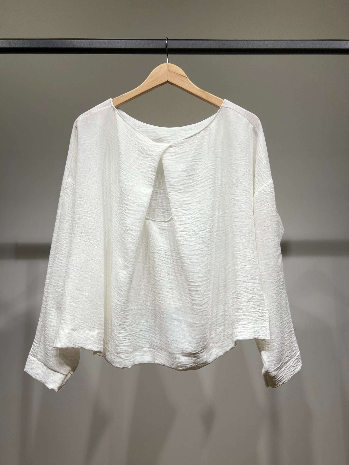 Long Sleeve Cropped T-Shirt with Slit and Back Teardrop Collar