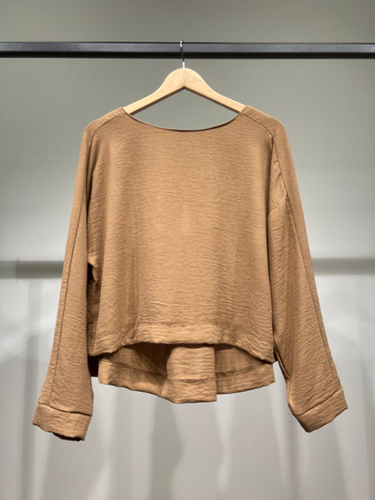 Long Sleeve Cropped T-Shirt with Slit and Back Teardrop Collar