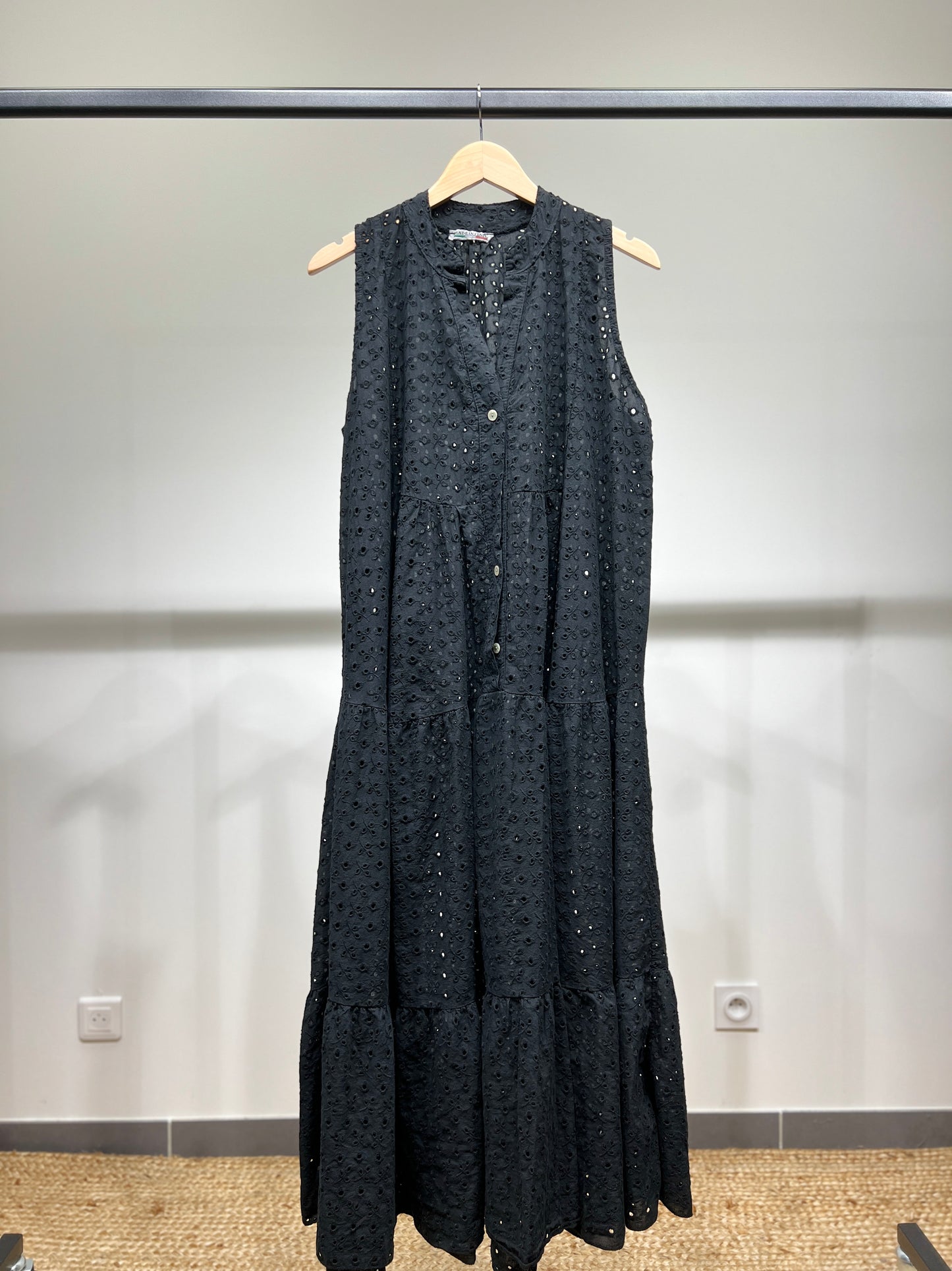 Robe Boutonnée Brodé Ajouré Motif Fleuri 100% Coton