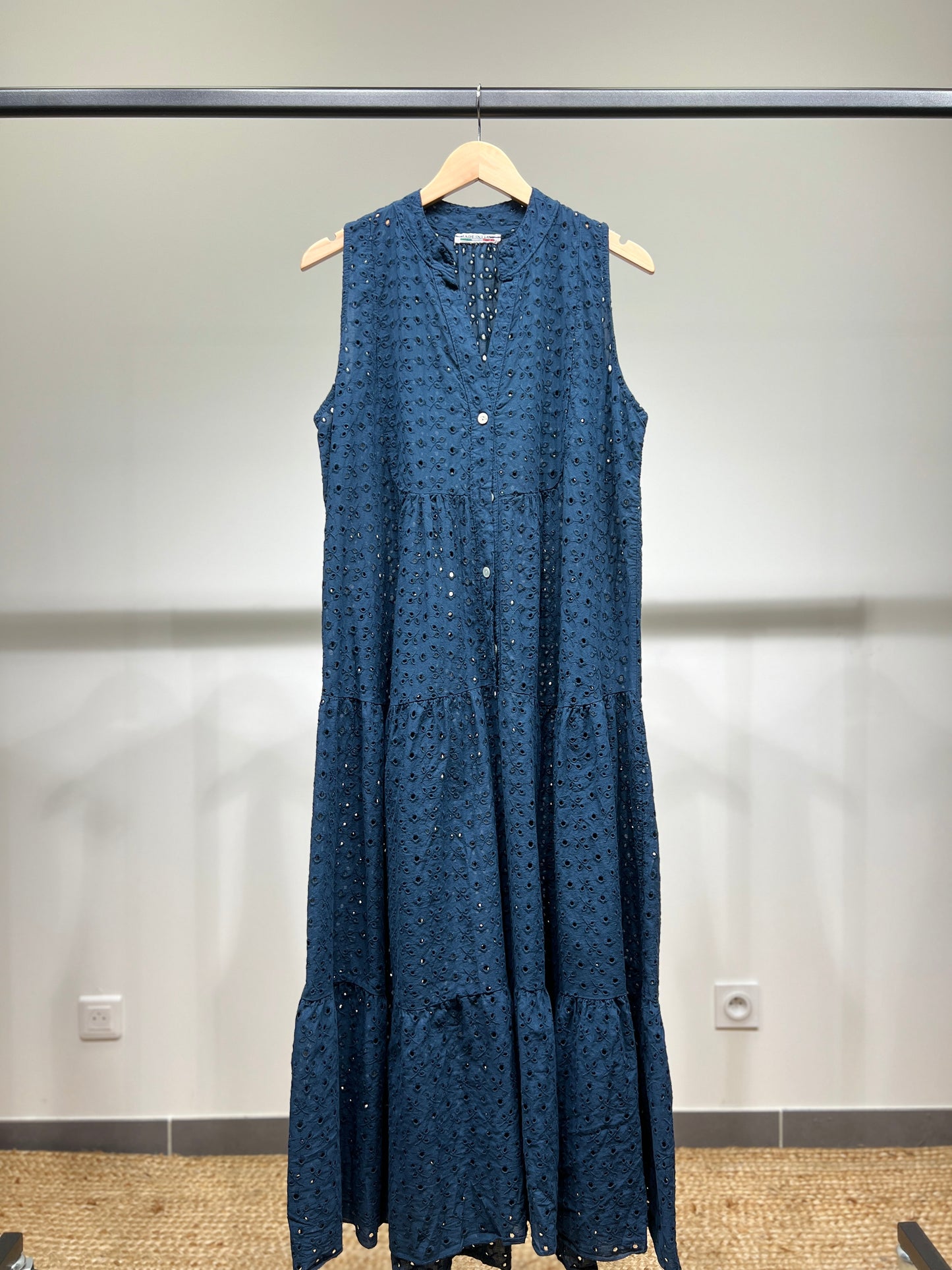 Robe Boutonnée Brodé Ajouré Motif Fleuri 100% Coton