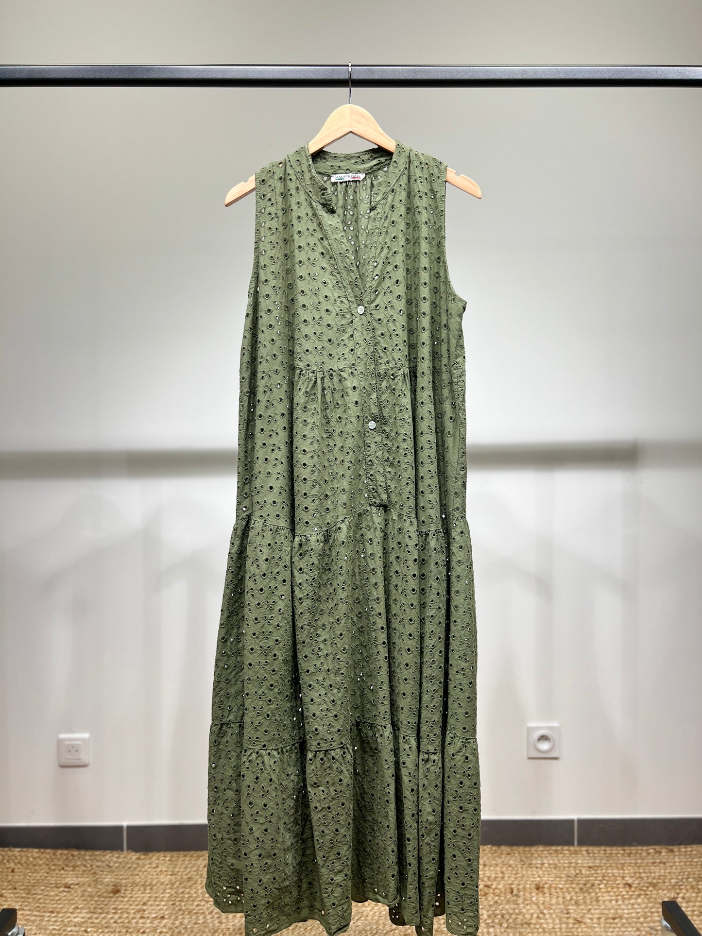 Robe Boutonnée Brodé Ajouré Motif Fleuri 100% Coton